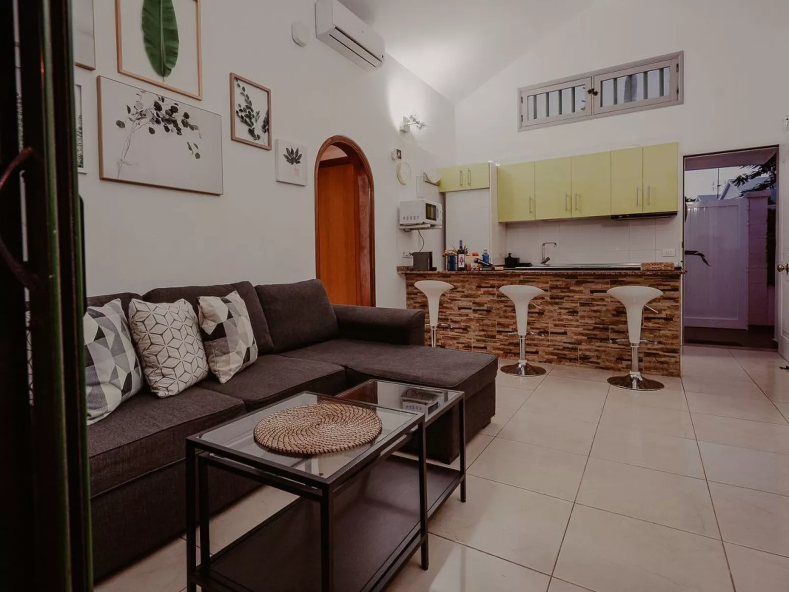 Holanda Tropic Deluxe-Drinnen