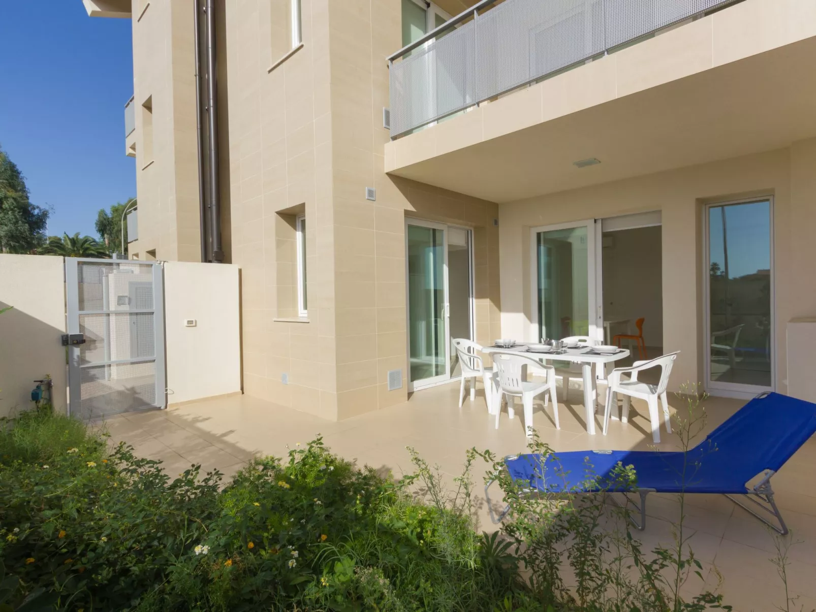 Appartamento con 2 camere al piano terra-Draußen