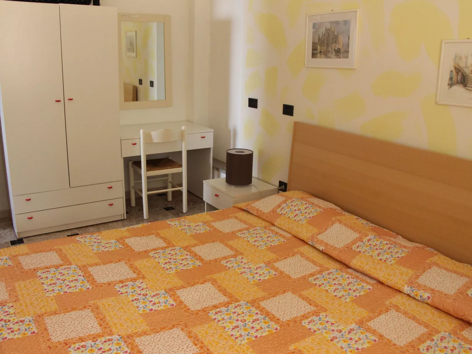 Vanessa-Image-tags.info