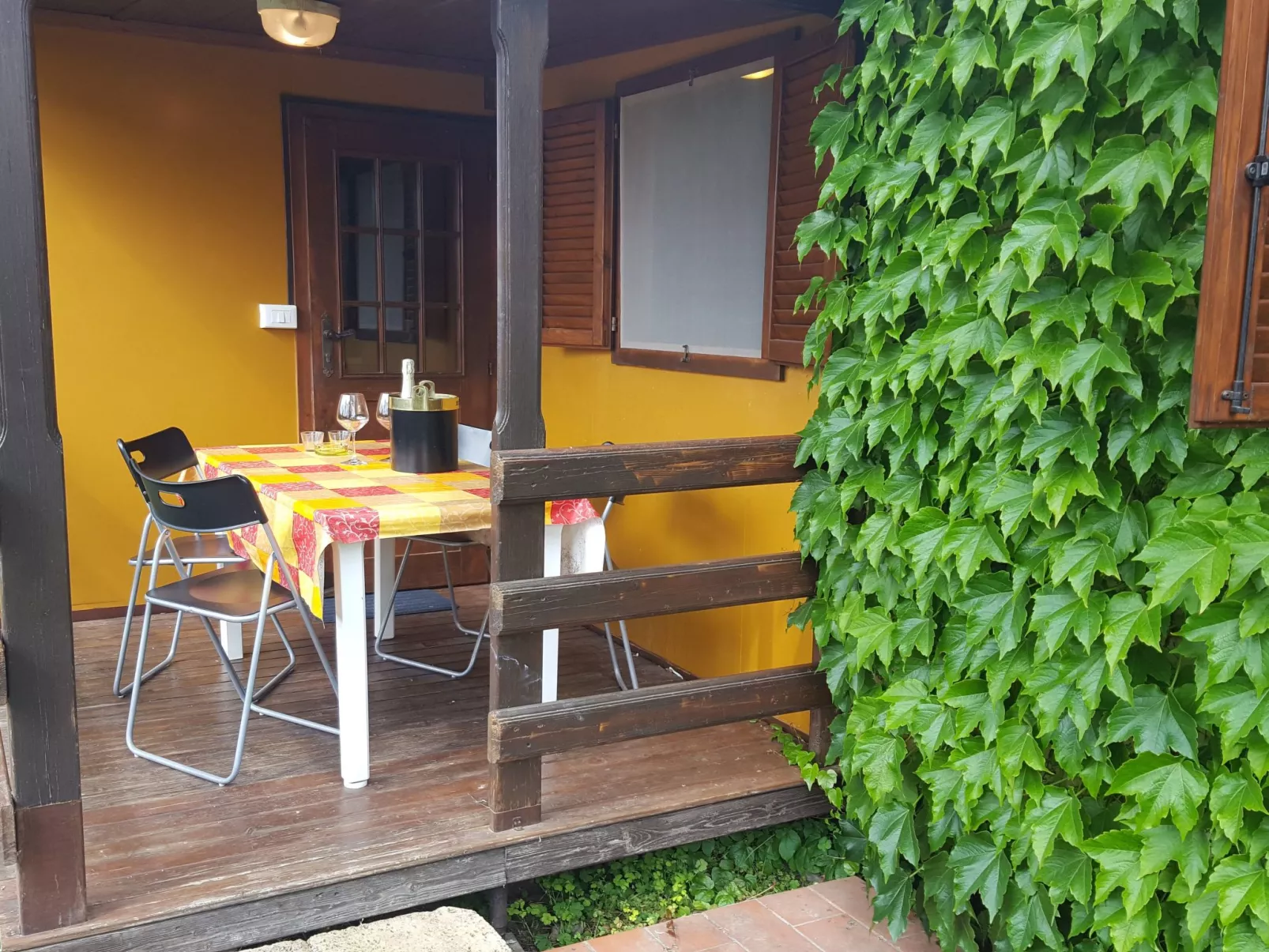 Haus Jasmin-Draußen