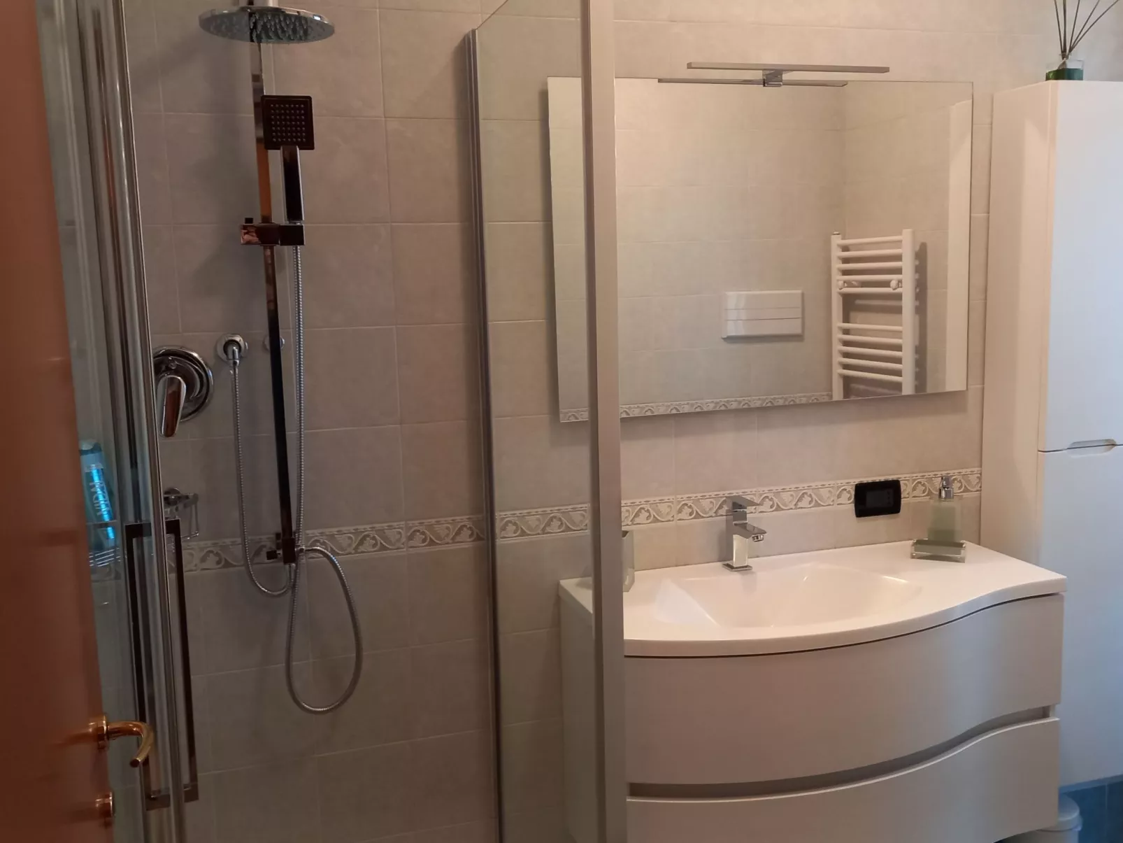 Stilvoller und gemütlicher Mini mit Garage-Inside