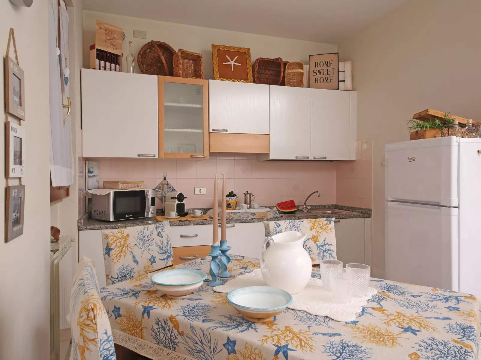 Inmitten von Blumen N.2-Dedans