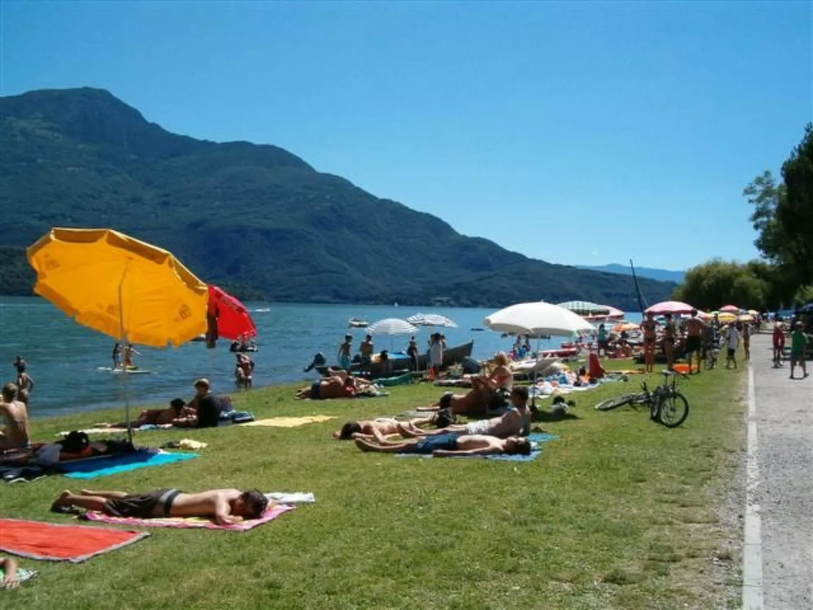 Dachgeschosswohnung am See für 6 Personen-Dehors