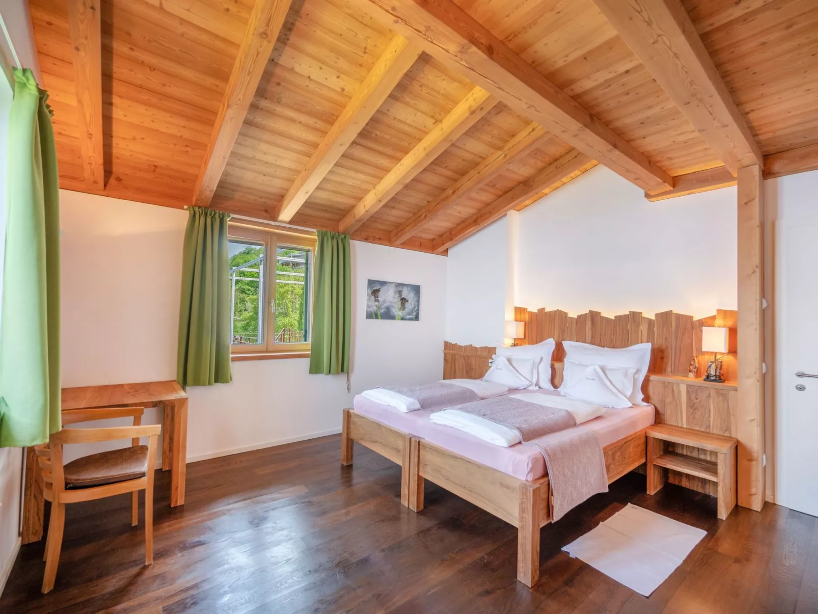 Villa mit schönem Seepanorama und Naturteich-Inside