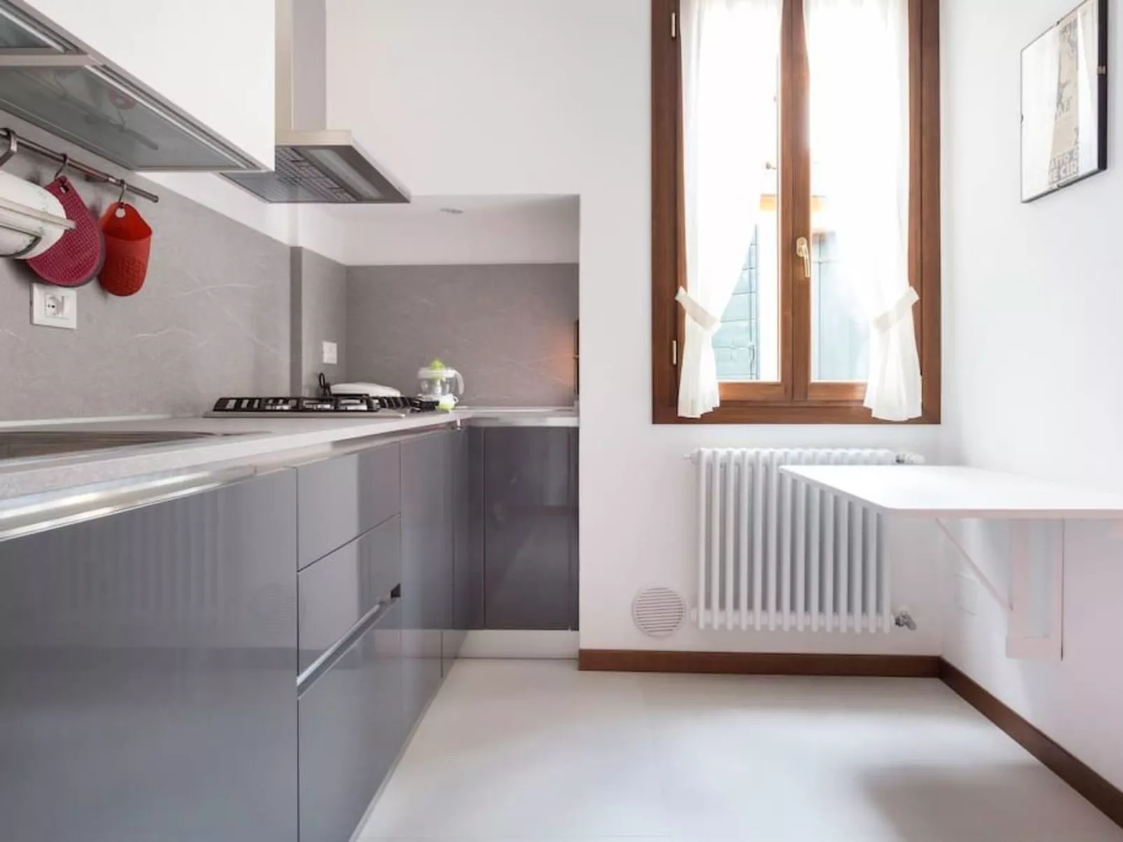 Wohnung mit Waschmaschine und Geschirrspüler-Inside