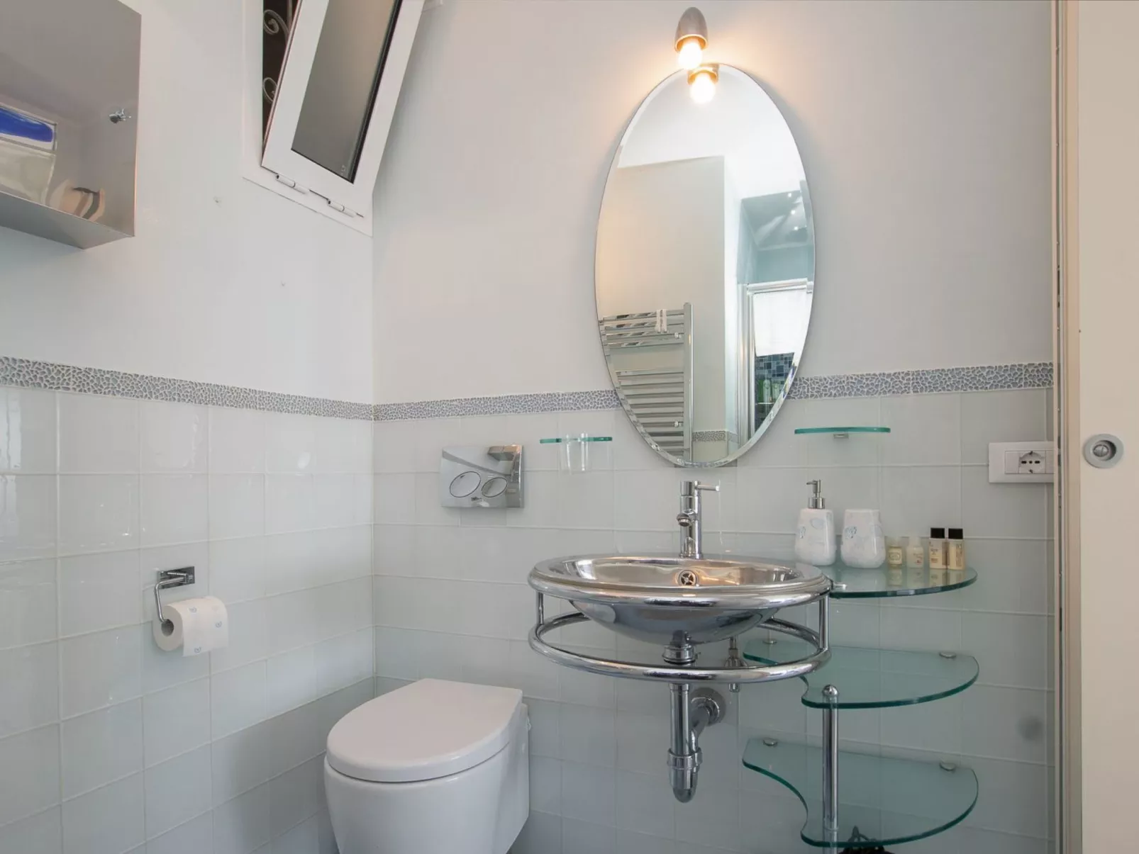 Alba Jachthafen-Dedans