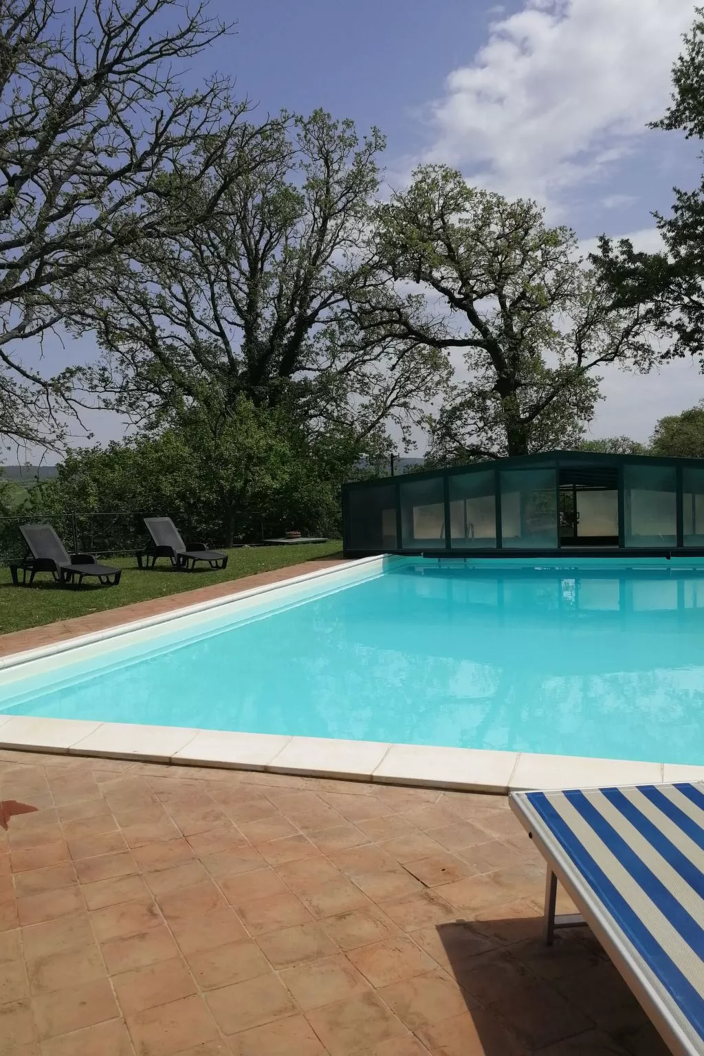 Das Olivenhaus-Outside