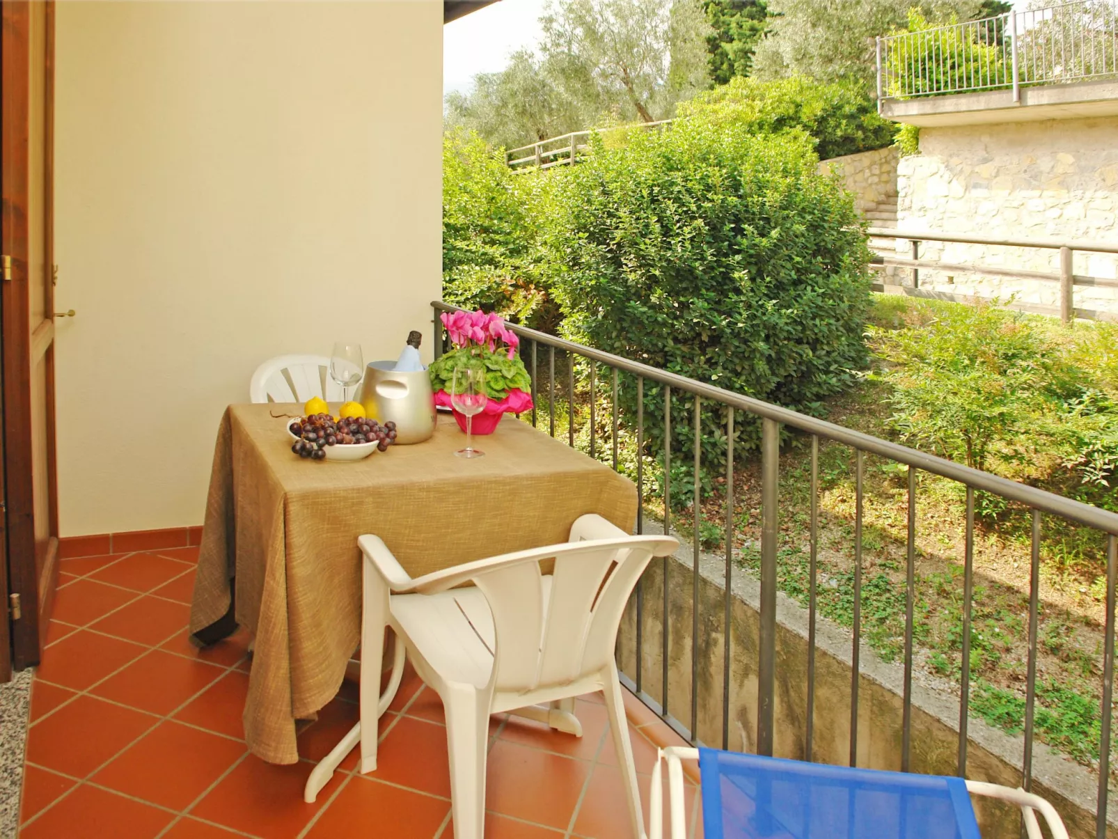 Zweizimmerwohnung mit Balkon ohne Seeblick - Inside