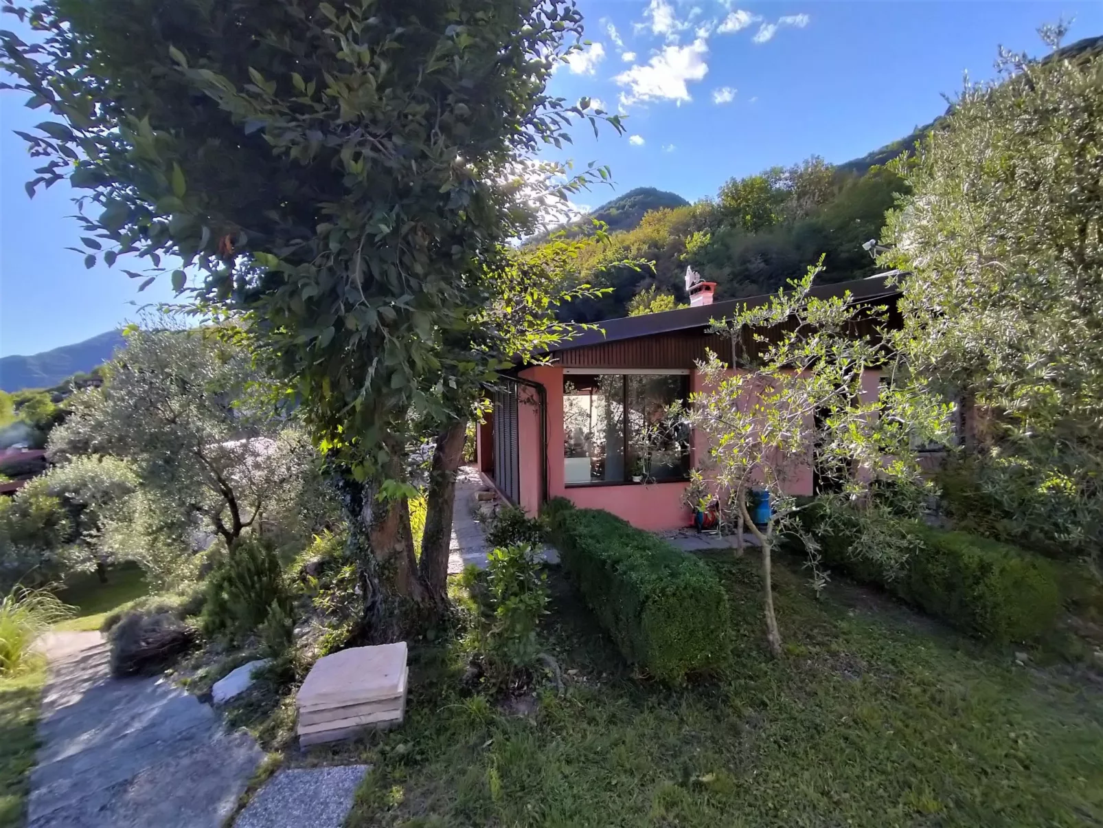 Oliveto Tignale-Outside