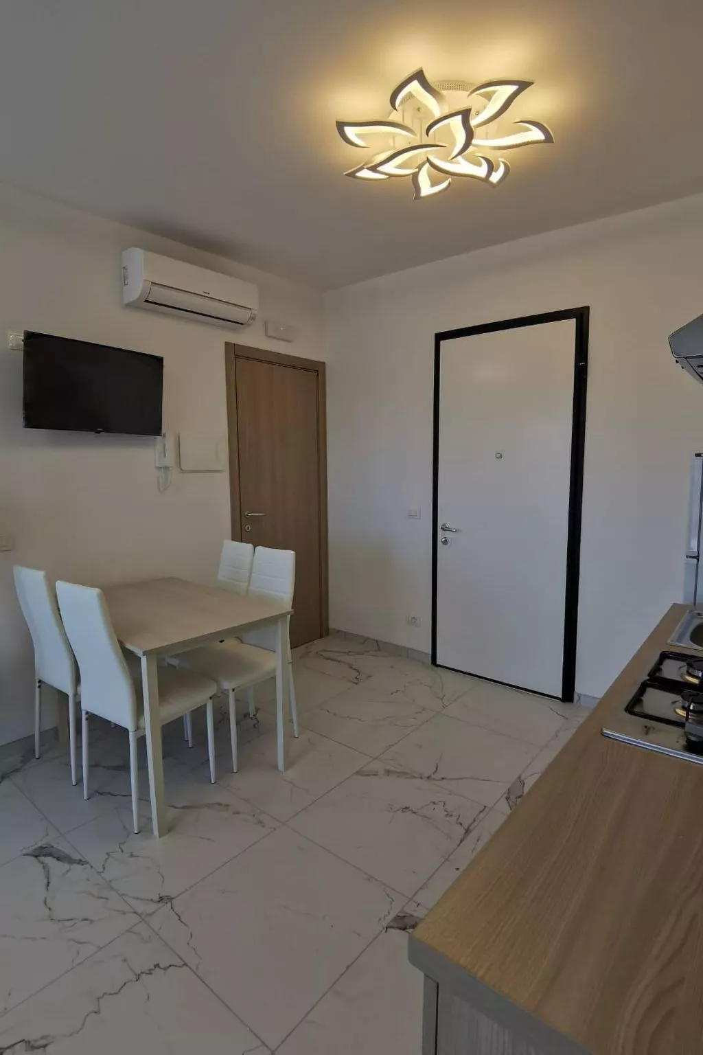 Ein-Zimmer-Wohnung "Saturnotel 503-Drinnen