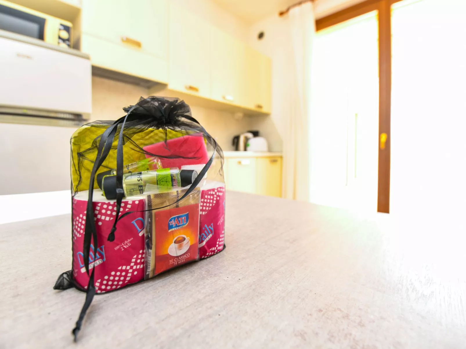 Wohnung mit Balkon, Schwimmbad und Seeblick-Inside