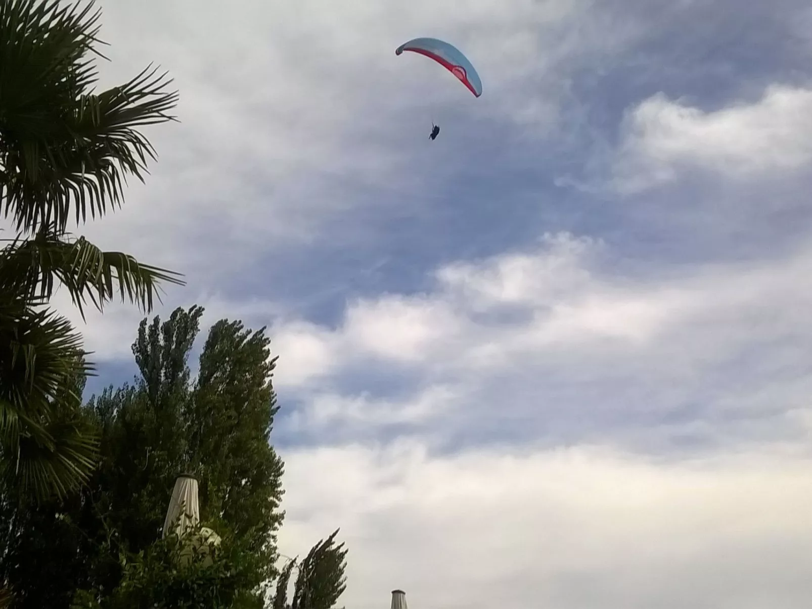 In einer Villa mit Garten und Blick auf den Gardasee-Outside