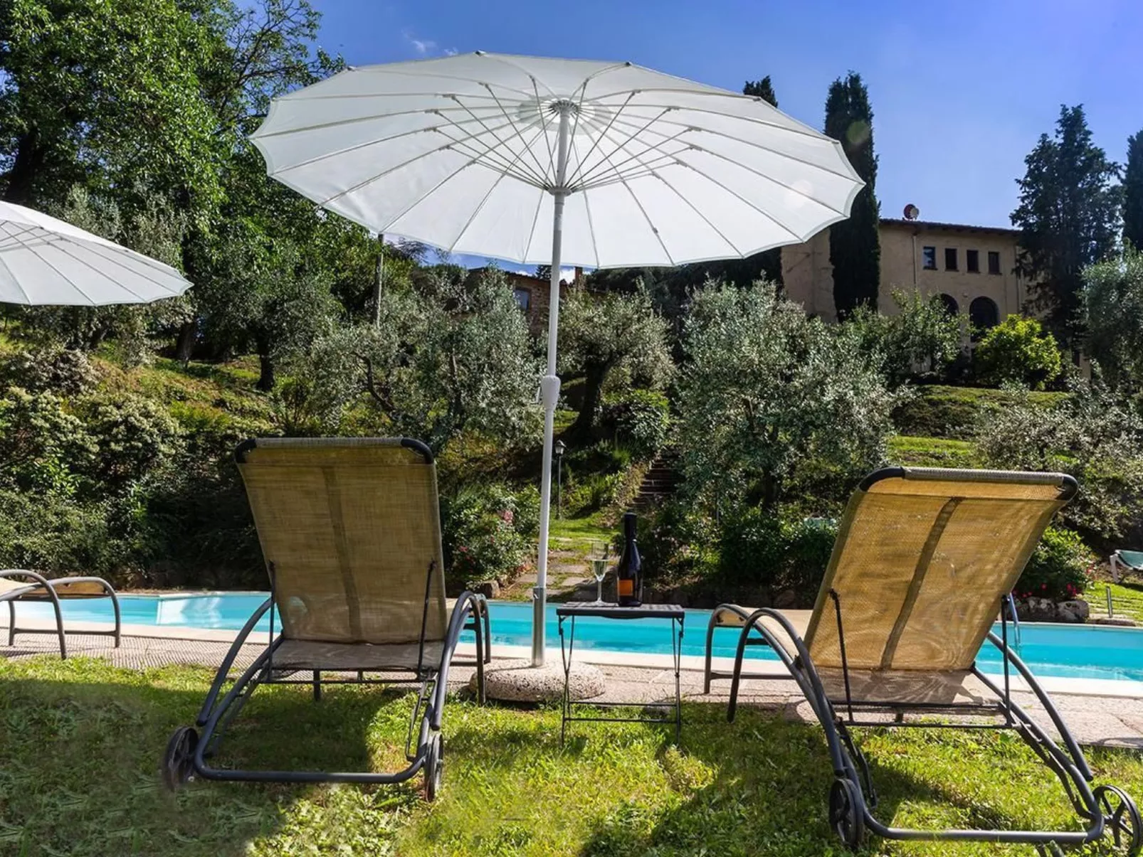 Wunderschöne Ferienwohnung in Monte San Savino mit gemeinschaftlichem Pool, Gar-Outside
