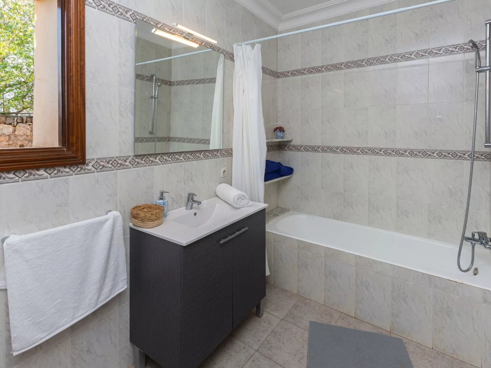 Villa Moli de Ca n'Orell-Inside