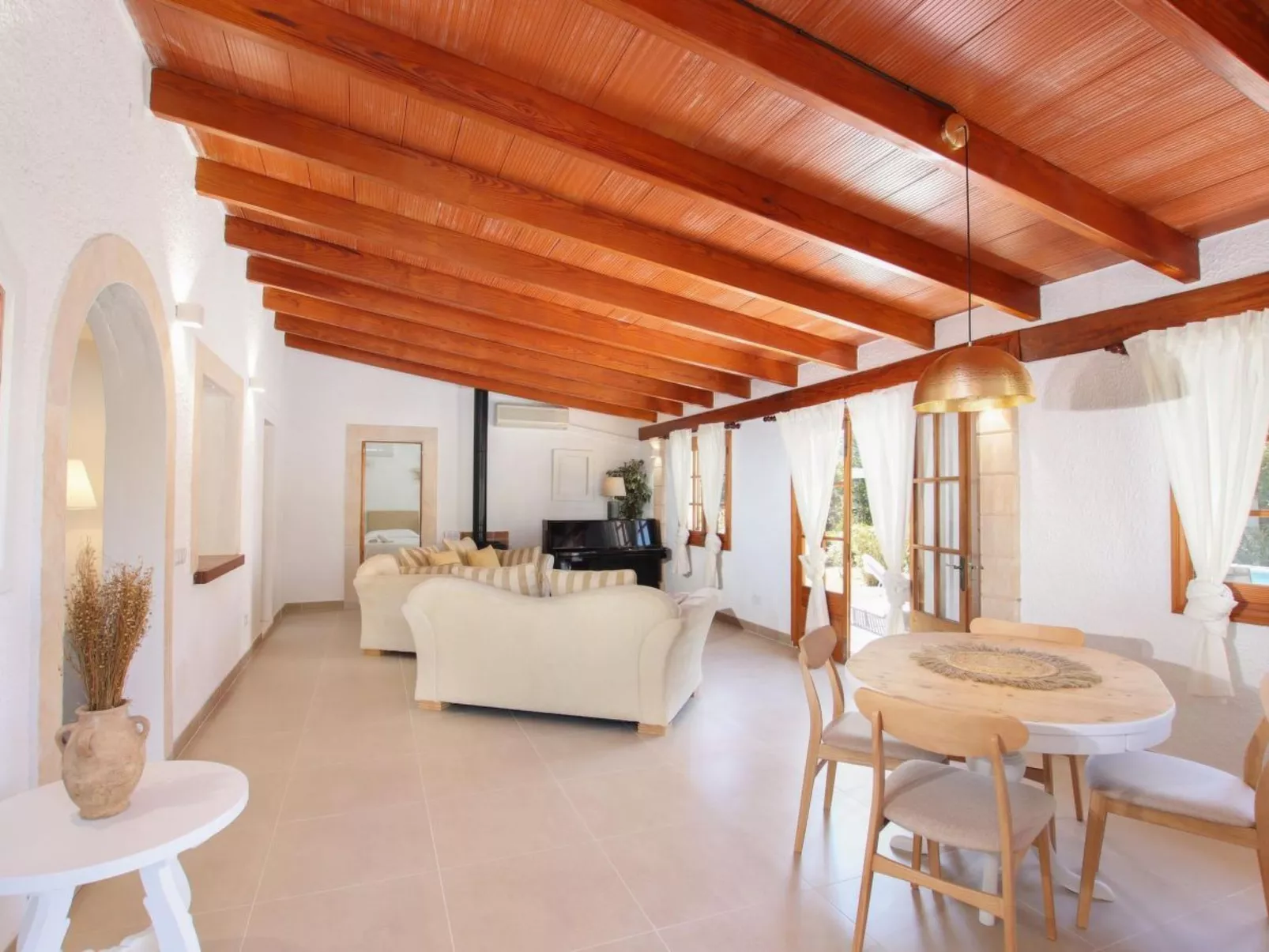 Villa Alegre, Pollensa-Inside