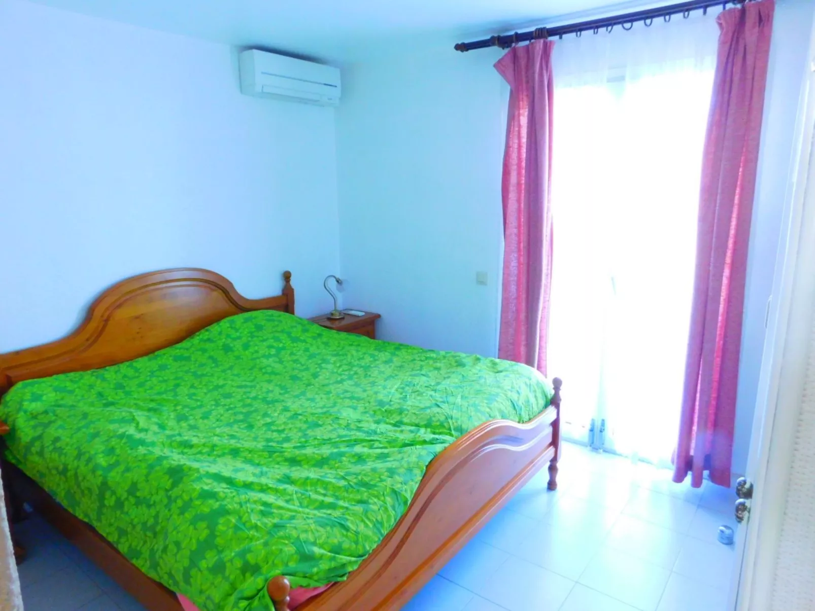 Ferienvermietung Penthouse mit schöner Terrasse 200m vom Strand Salatar, Roses-Drinnen