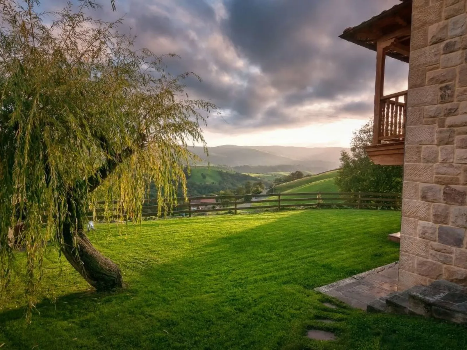 Fachwerkhaus mit Garten-Outside