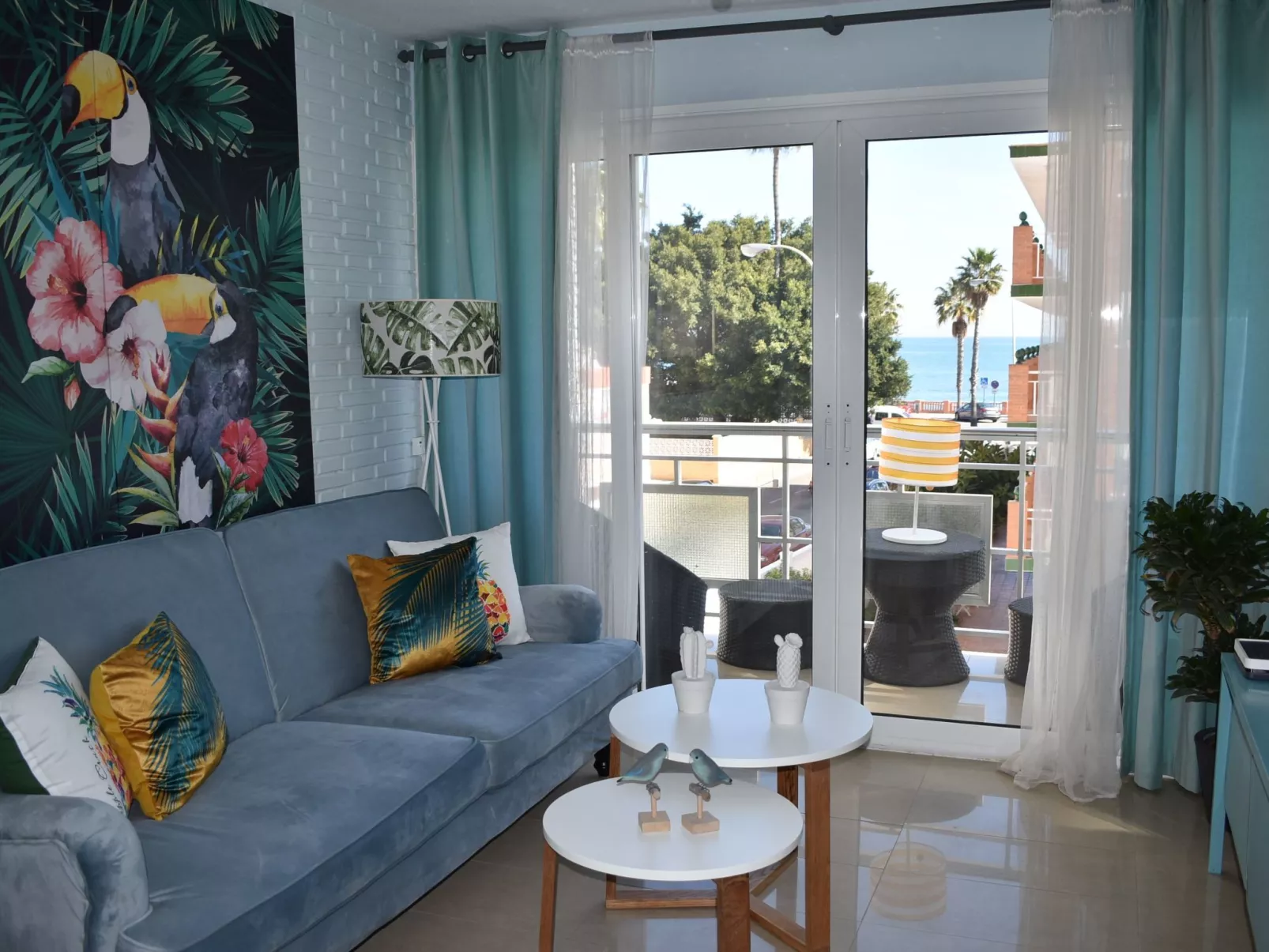 Helle und renovierte Ferienwohnung mit Balkon und tollem Blick auf das Meer-Inside