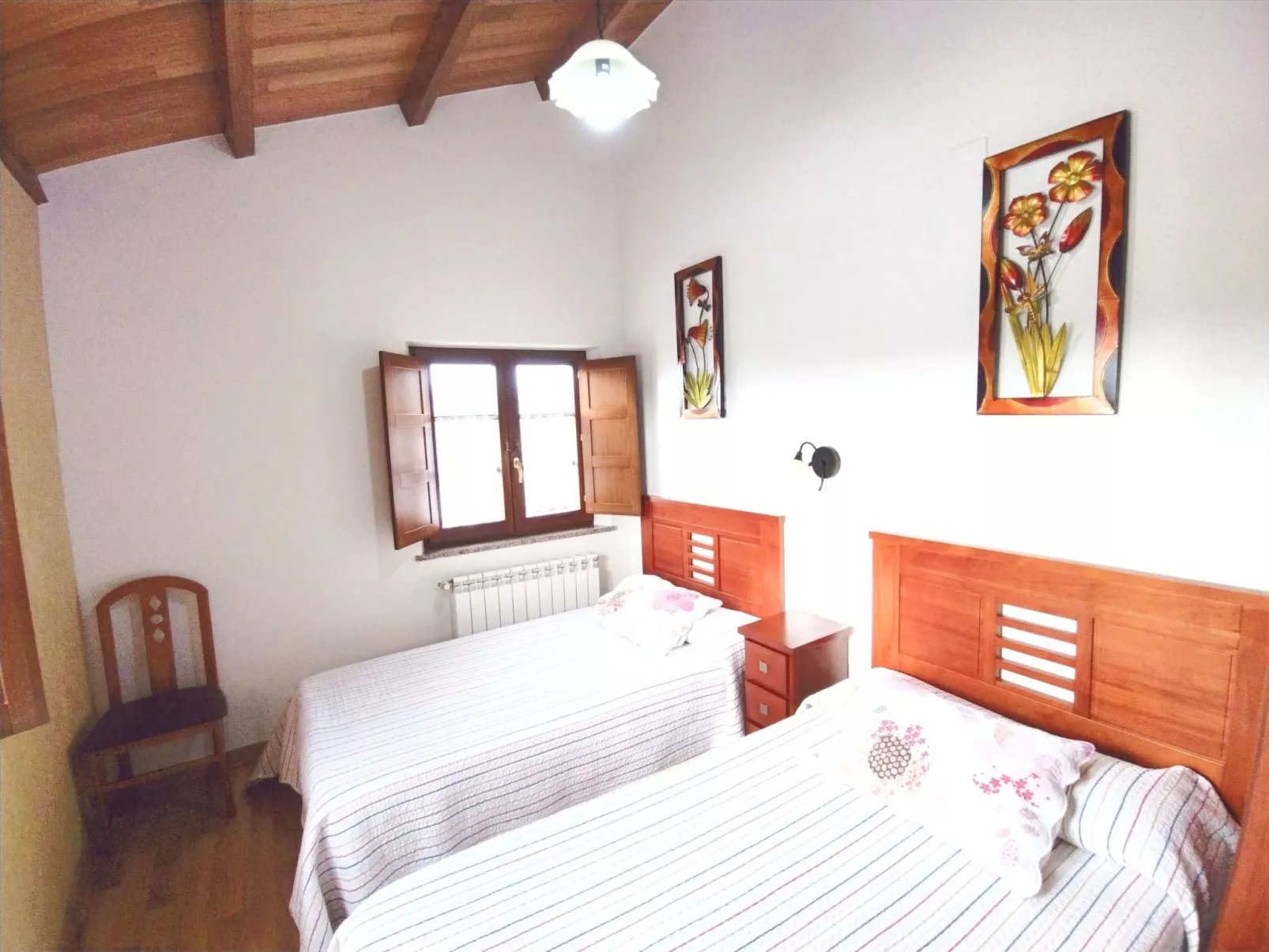 Unterkunft mit Aussicht in "Apartamentos Navalin".-Inside