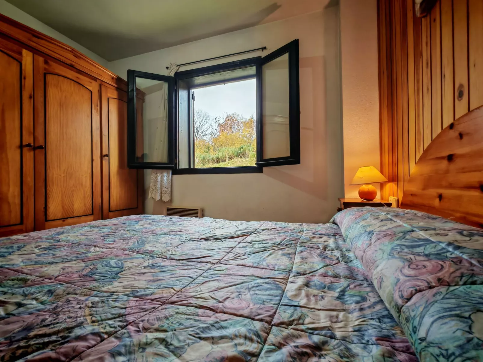 Wohnung Besiberri 3 befindet sich im Erdgeschoss mit Terrasse Vall de Boí-Inside