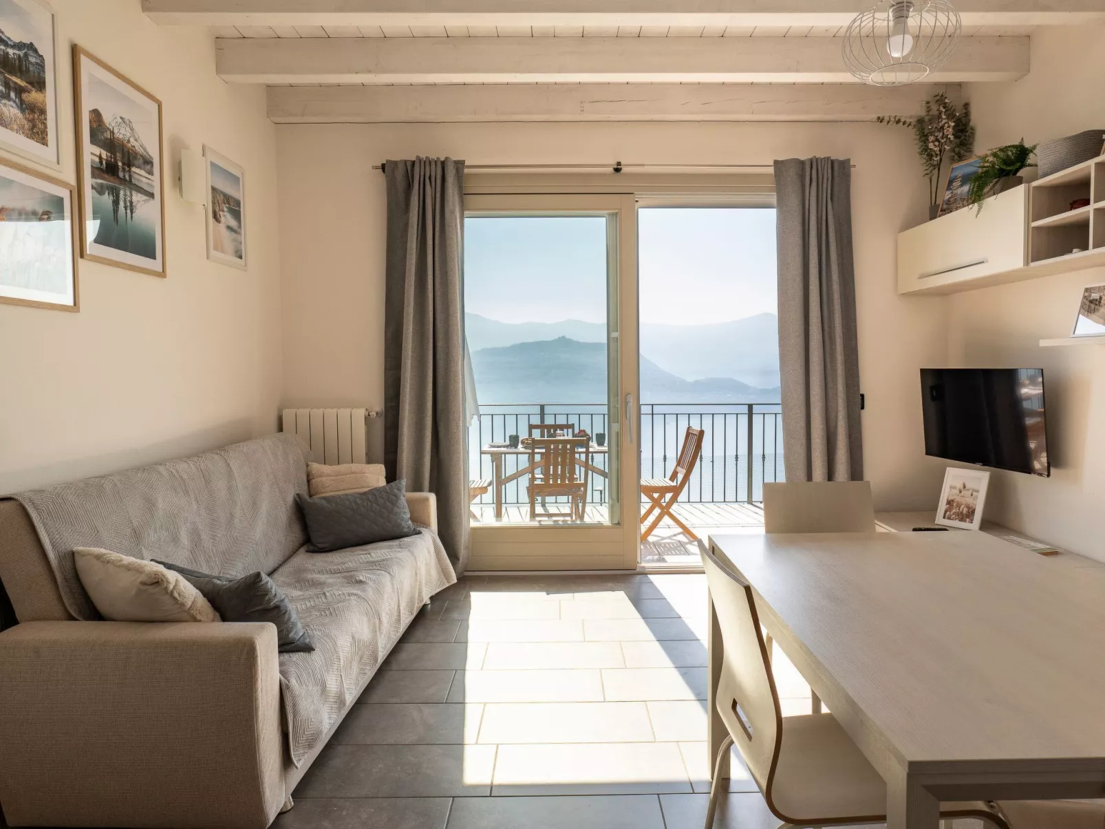 Cherubino 2", Dreizimmerwohnung mit Pool und Terrasse-Inside