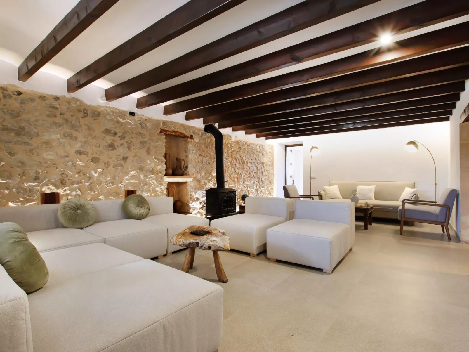 Große Villa auf dem Lande in der Nähe von Pollensa.-Image-tags.info