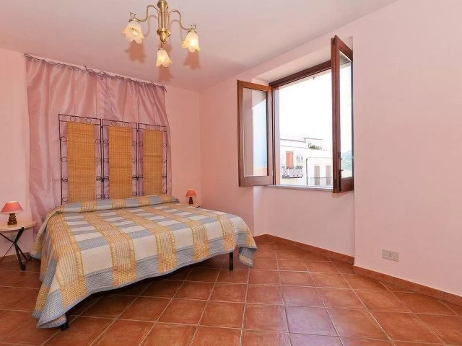 Terrasse des Zentrums-Inside