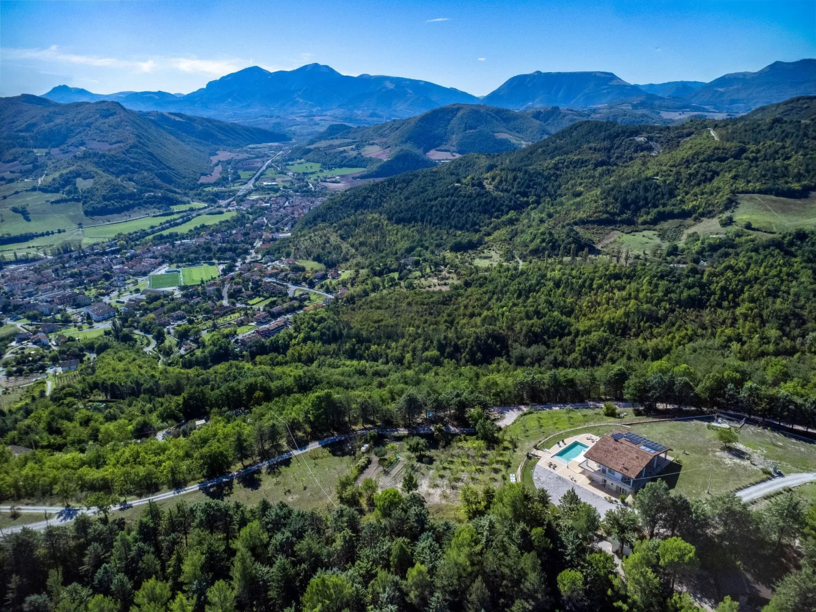 Villa Montefalcone, Außen- und Innenpool-Dehors