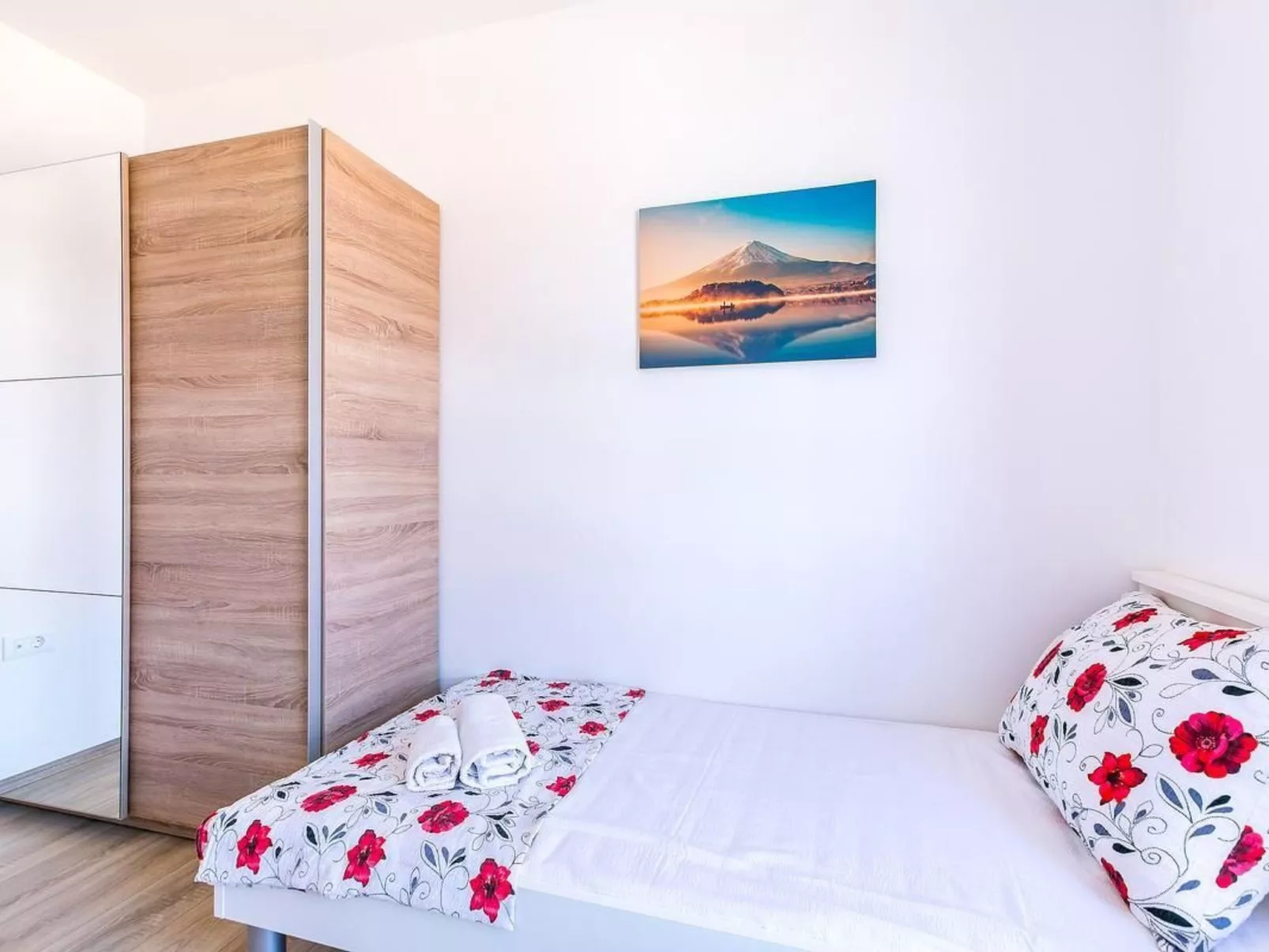 Wohnung "Nevia 6" mit Blick auf das Wasser-Dedans