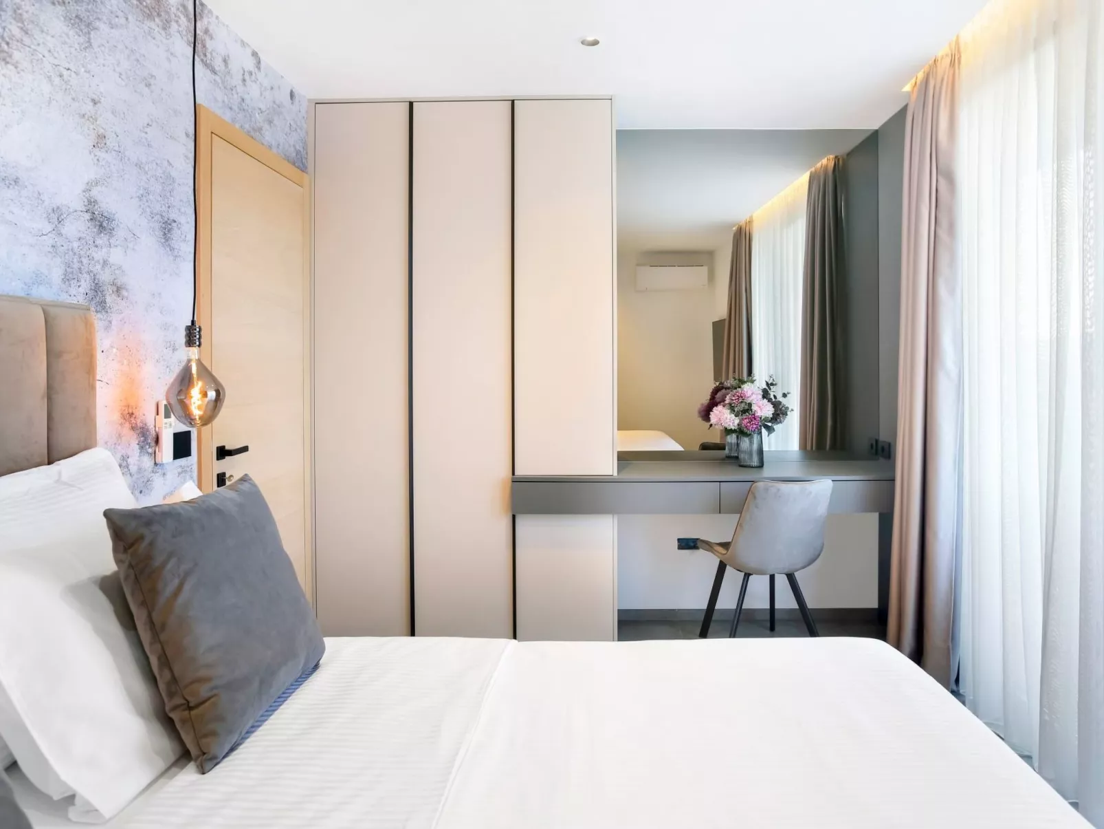 Fly Room - A2-Inside