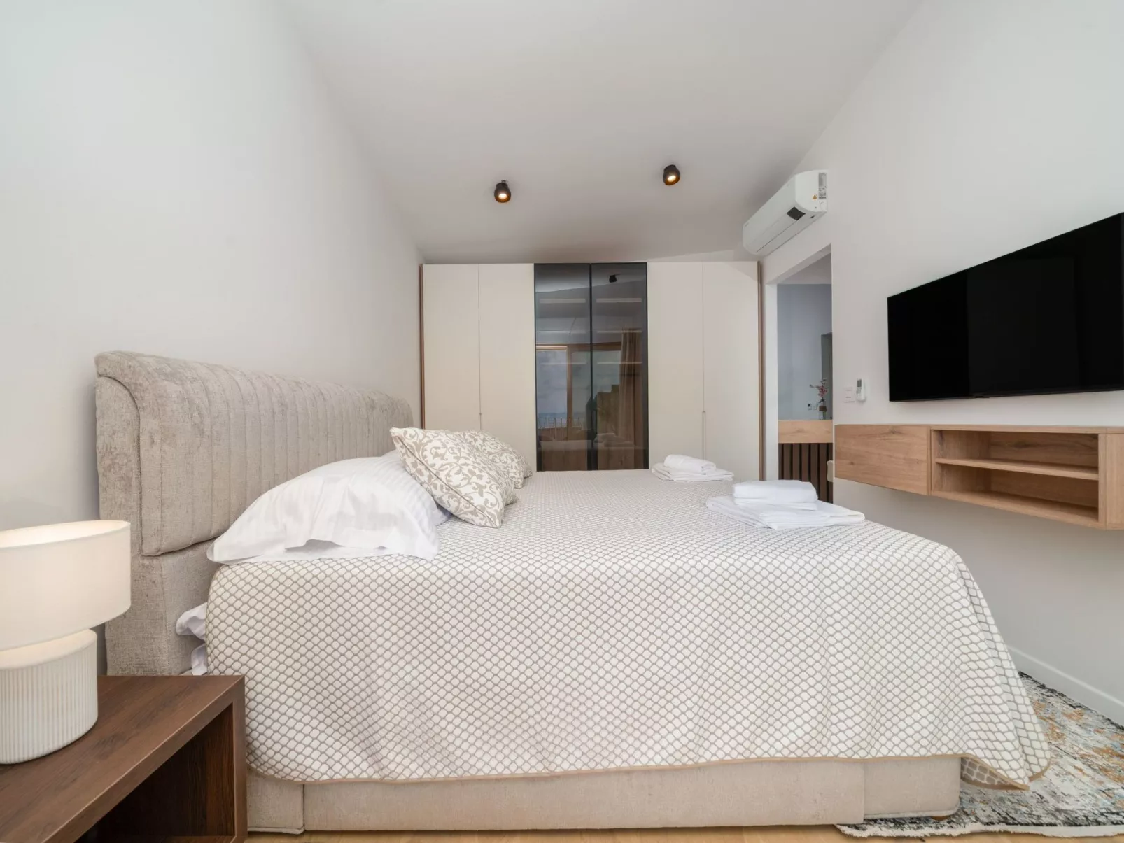 Neue Villa Adore-Drinnen