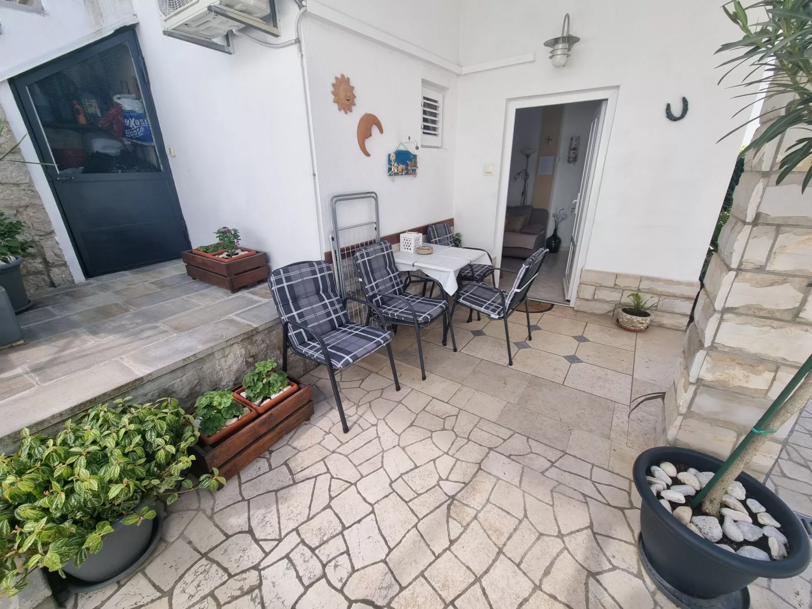 Wohnung in toller Lage, 10m vom Strand entfernt-Outside