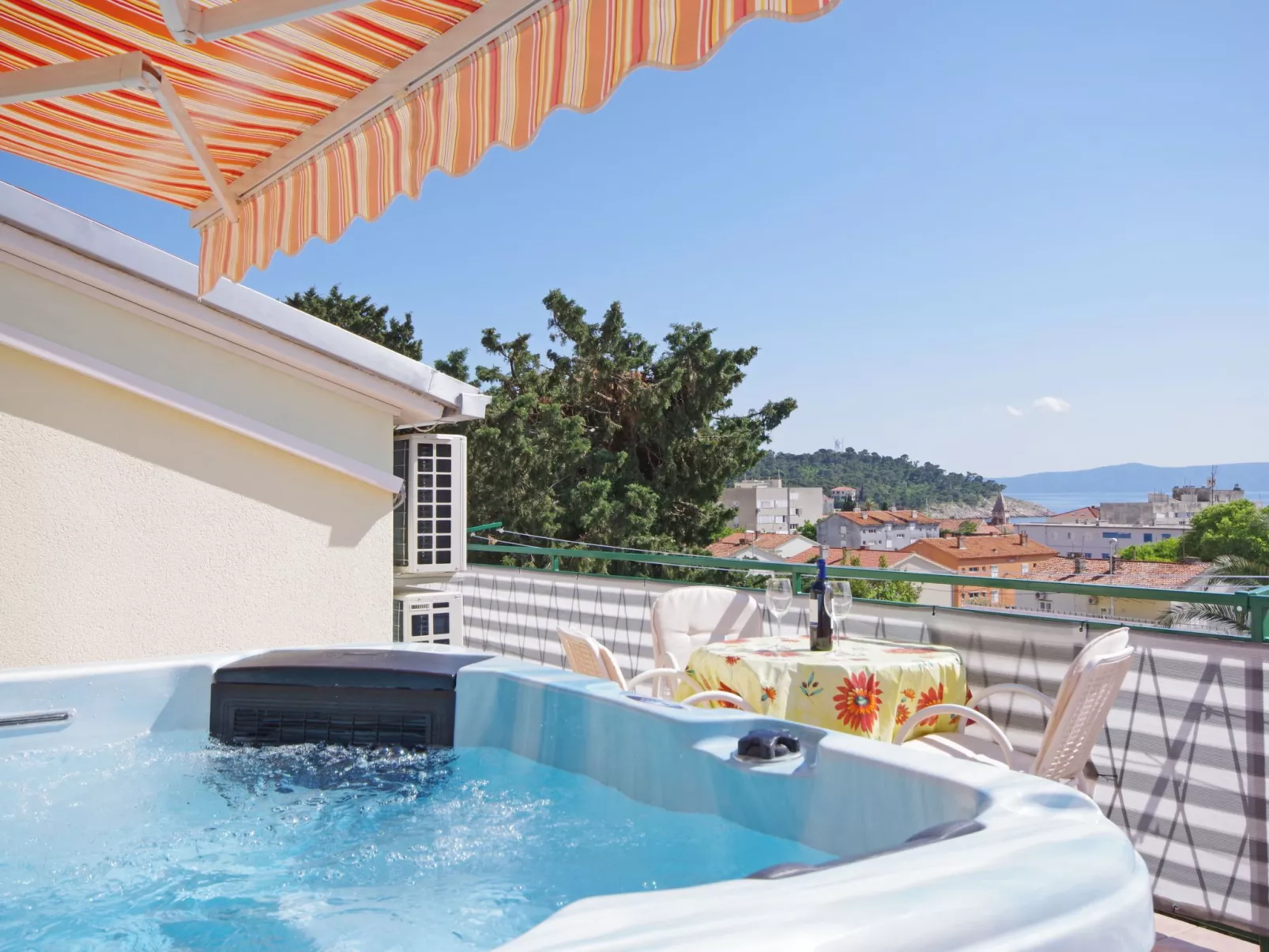 Apartment mit drei Schlafzimmern, Whirlpool und Meerblick-Outside