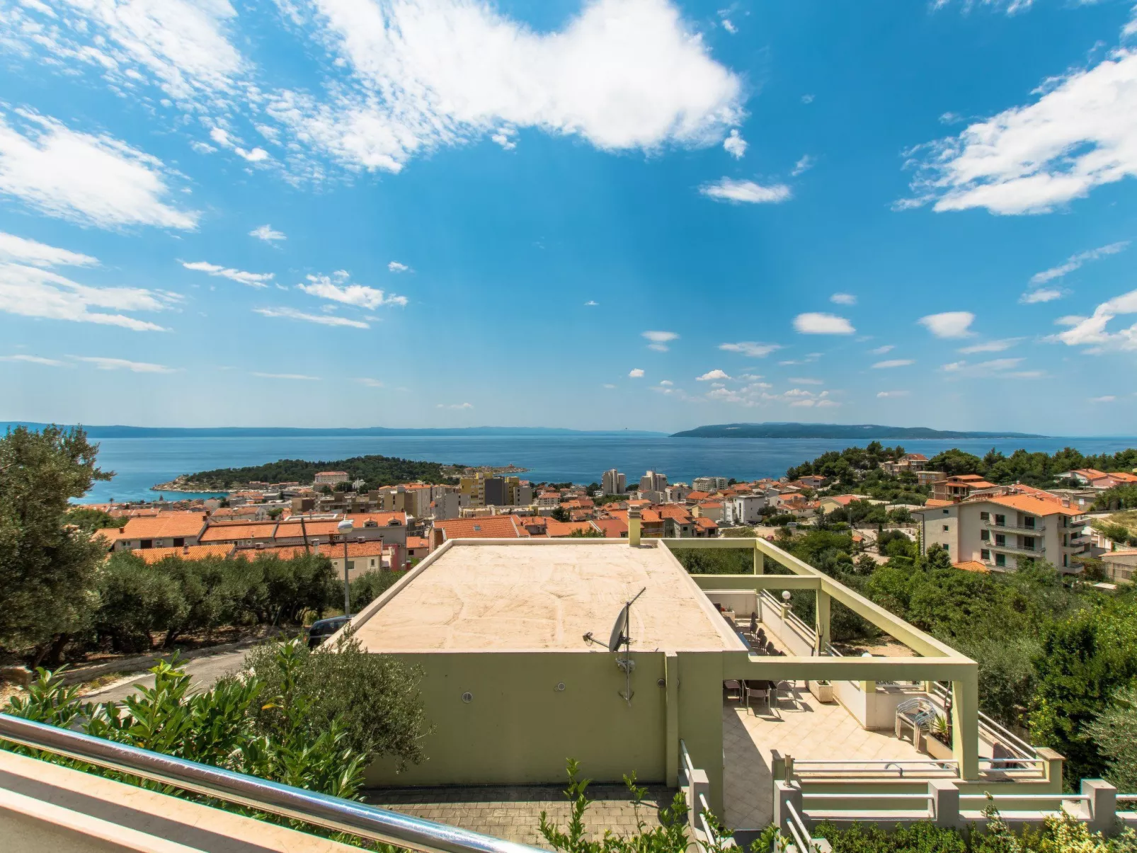 Ozzi mit privatem Pool-Outside