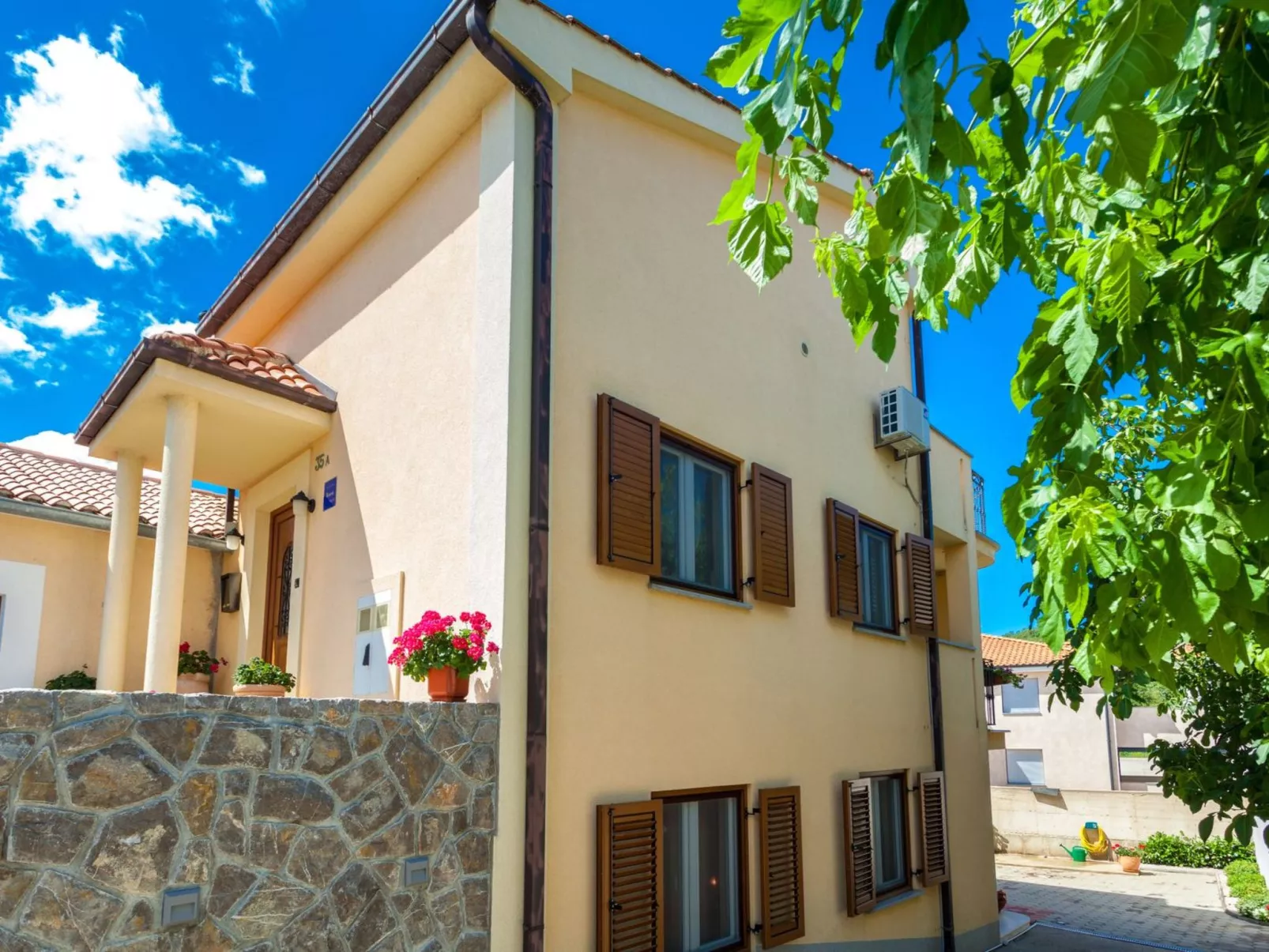 In der Nähe des Meeres, schöne und moderne Wohnung-Draußen