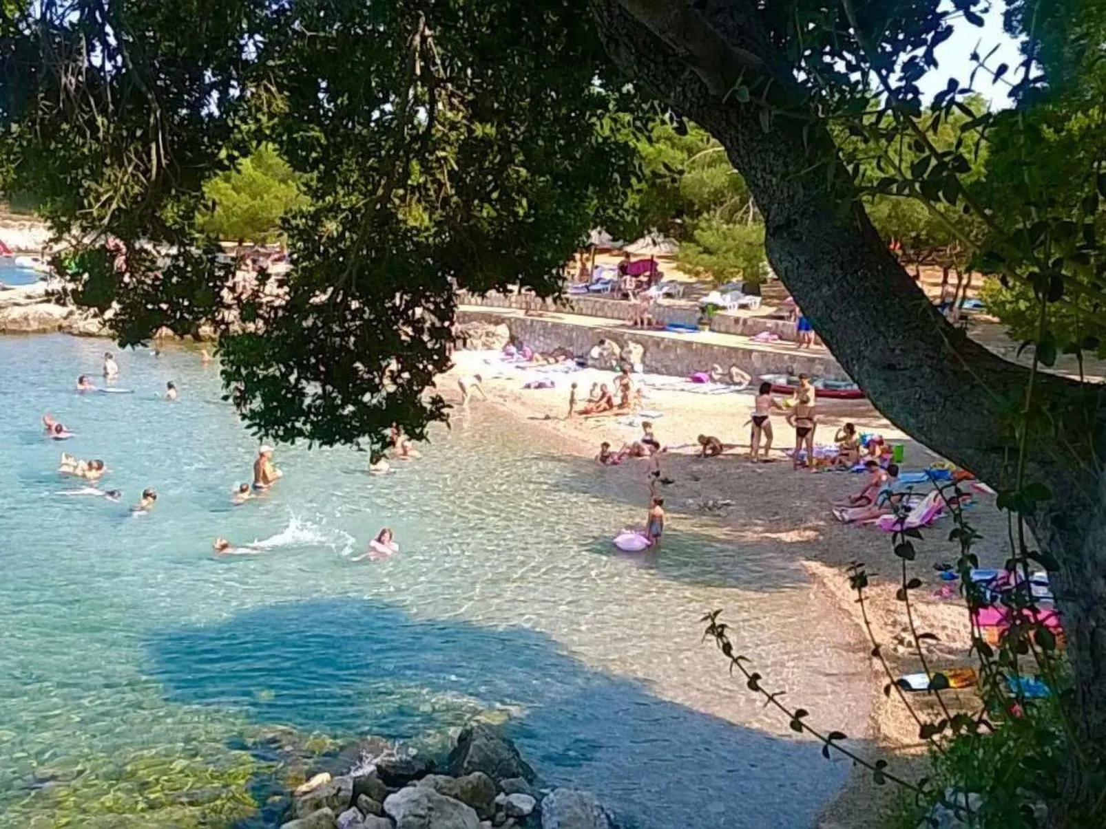 Mit Blick auf das Wasser-Outside