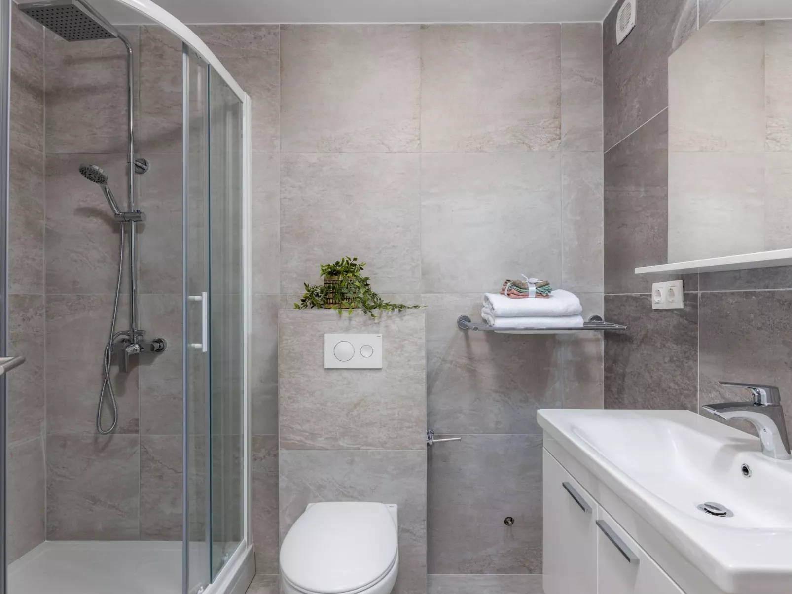 Modernes Apartment in Crikvenica mit Gemeinschaftspool-Drinnen