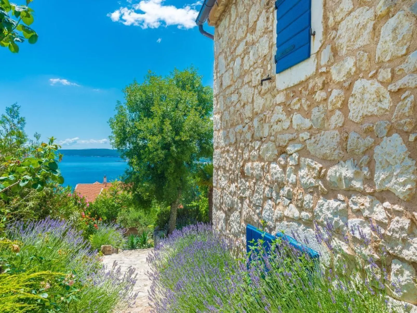 "Villa Ivanka" mit Blick auf das Wasser-Dehors
