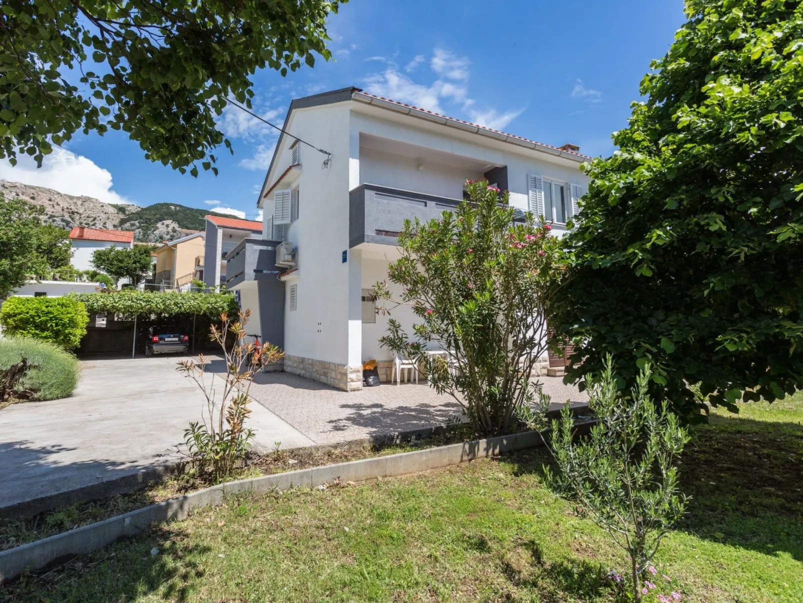 Charmantes Appartement in Baška mit Eigenem Balkon-Draußen