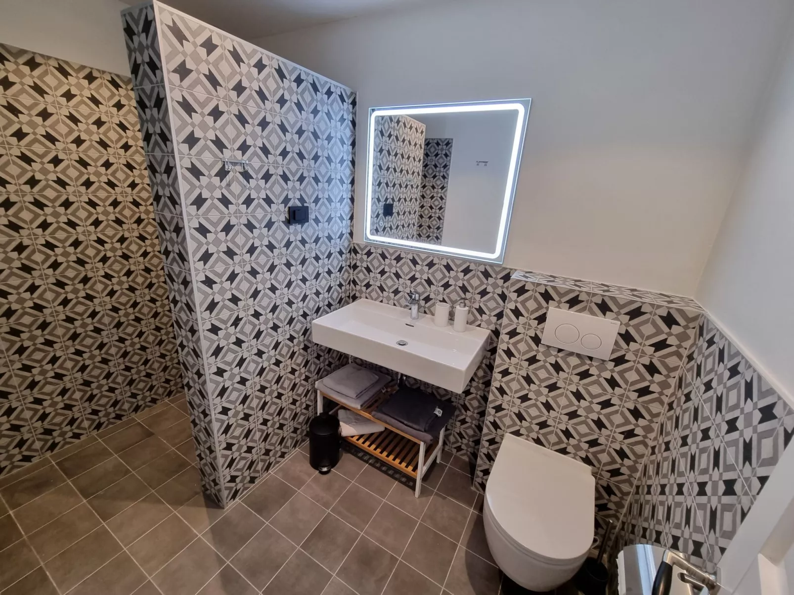 Wohnung für 3 Personen in der Nähe des Stadtzentrums-Dedans