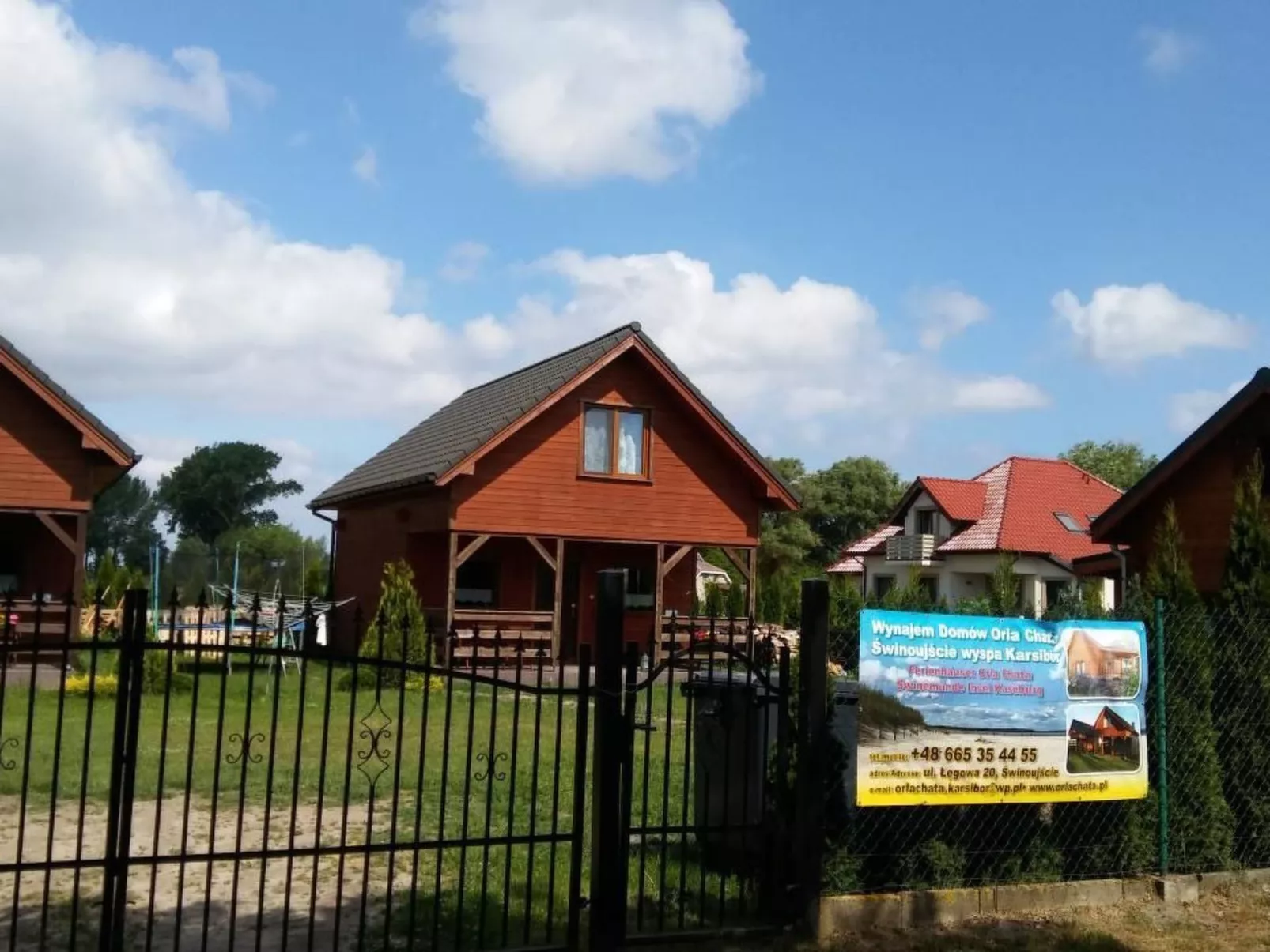 Haus in Karsibór mit Grill, Terrasse und Garten-Draußen