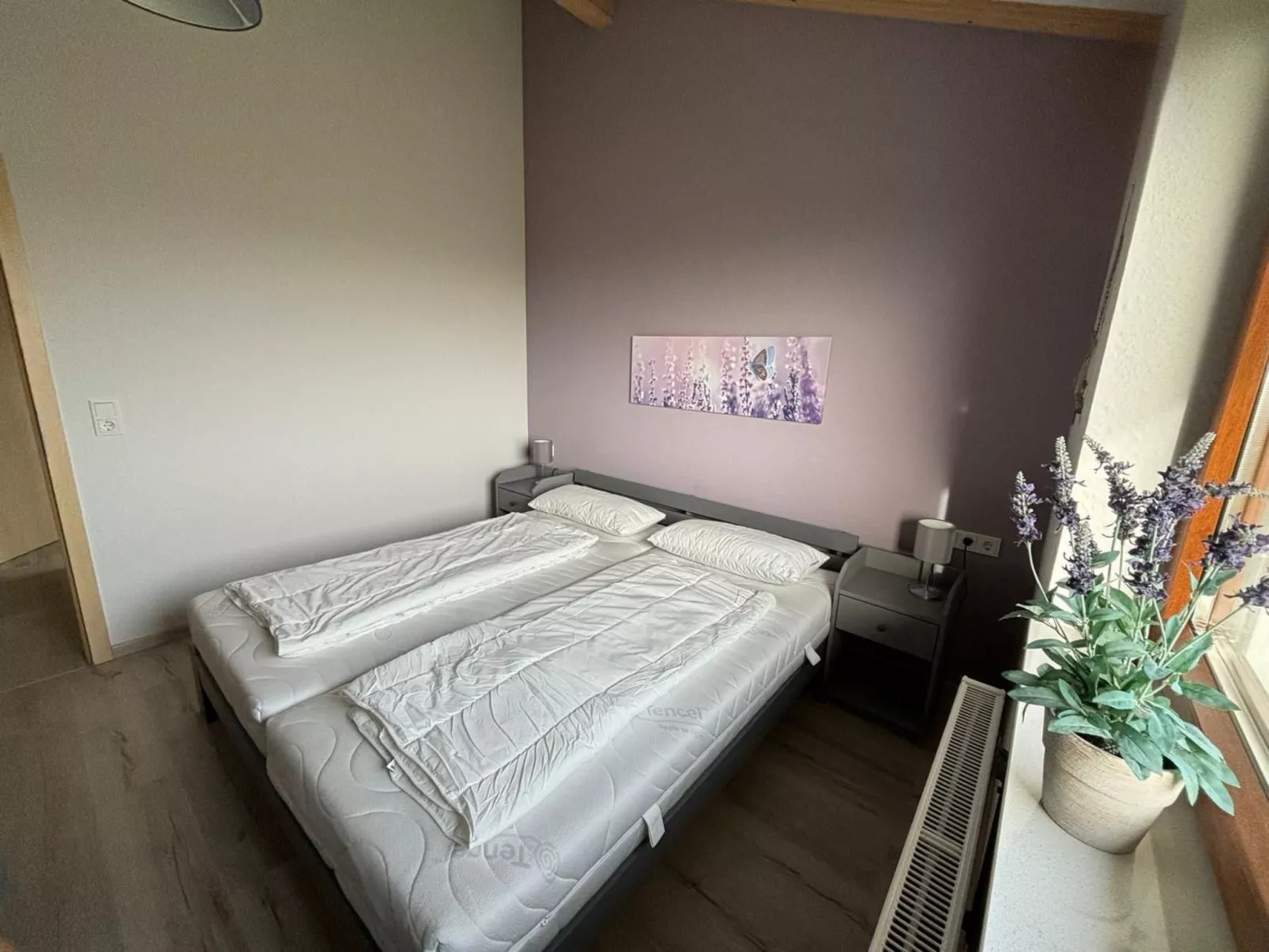 G9 eingezäuntes Haus in Randlage mit Weitblick - Drinnen