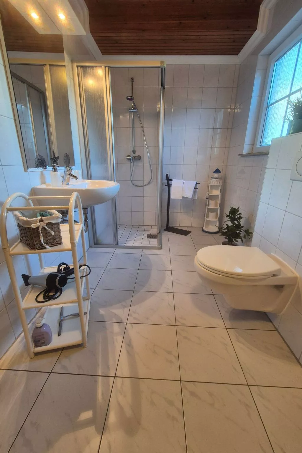 Mit Wintergarten und Garten am Deich-Inside