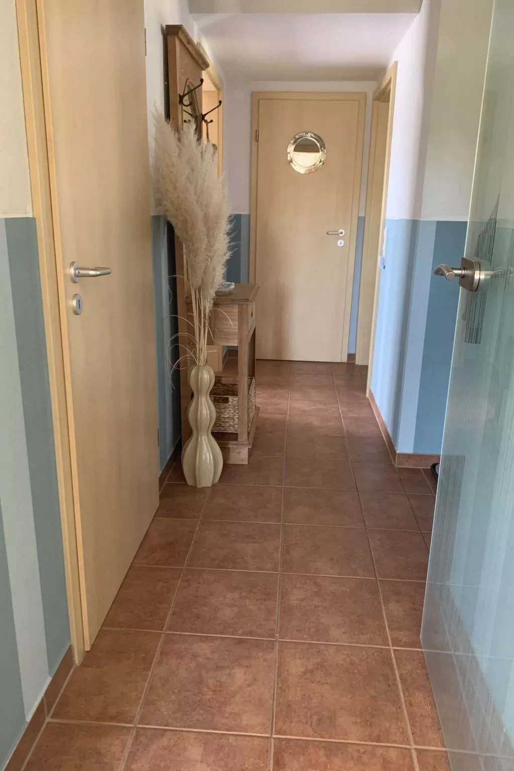 M1 Ferienhaus mit Garten, Terrasse und Carport-Dedans