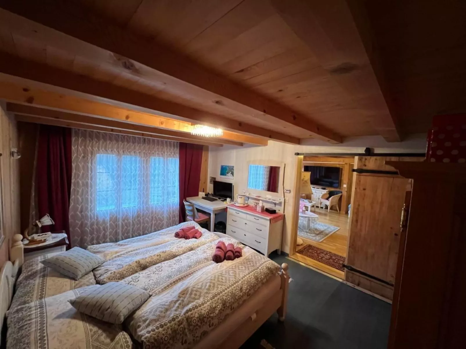 House in the Clouds-Dedans