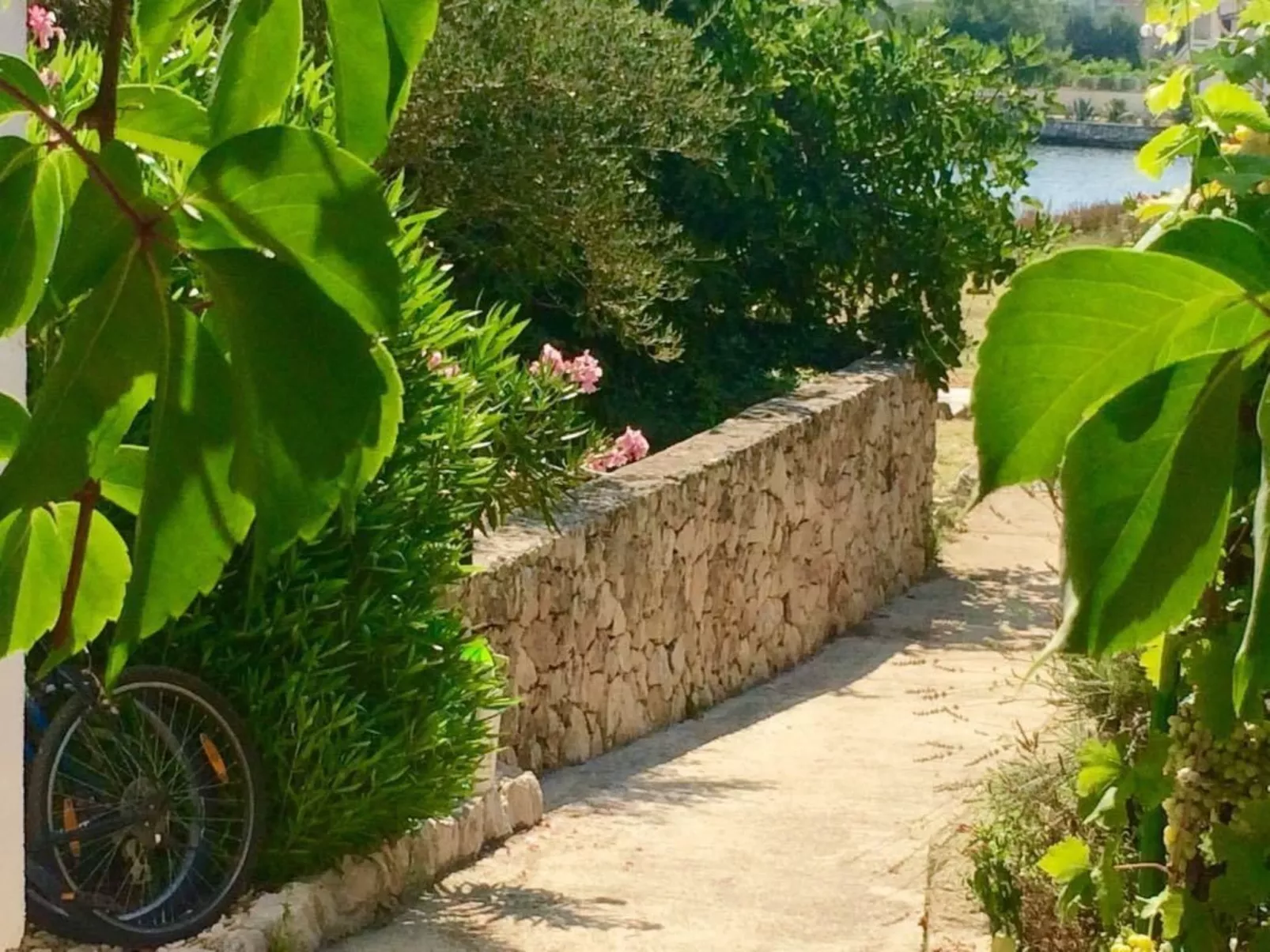 Rustikales Haus in Lukoran mit privatem Parkplatz-Dehors