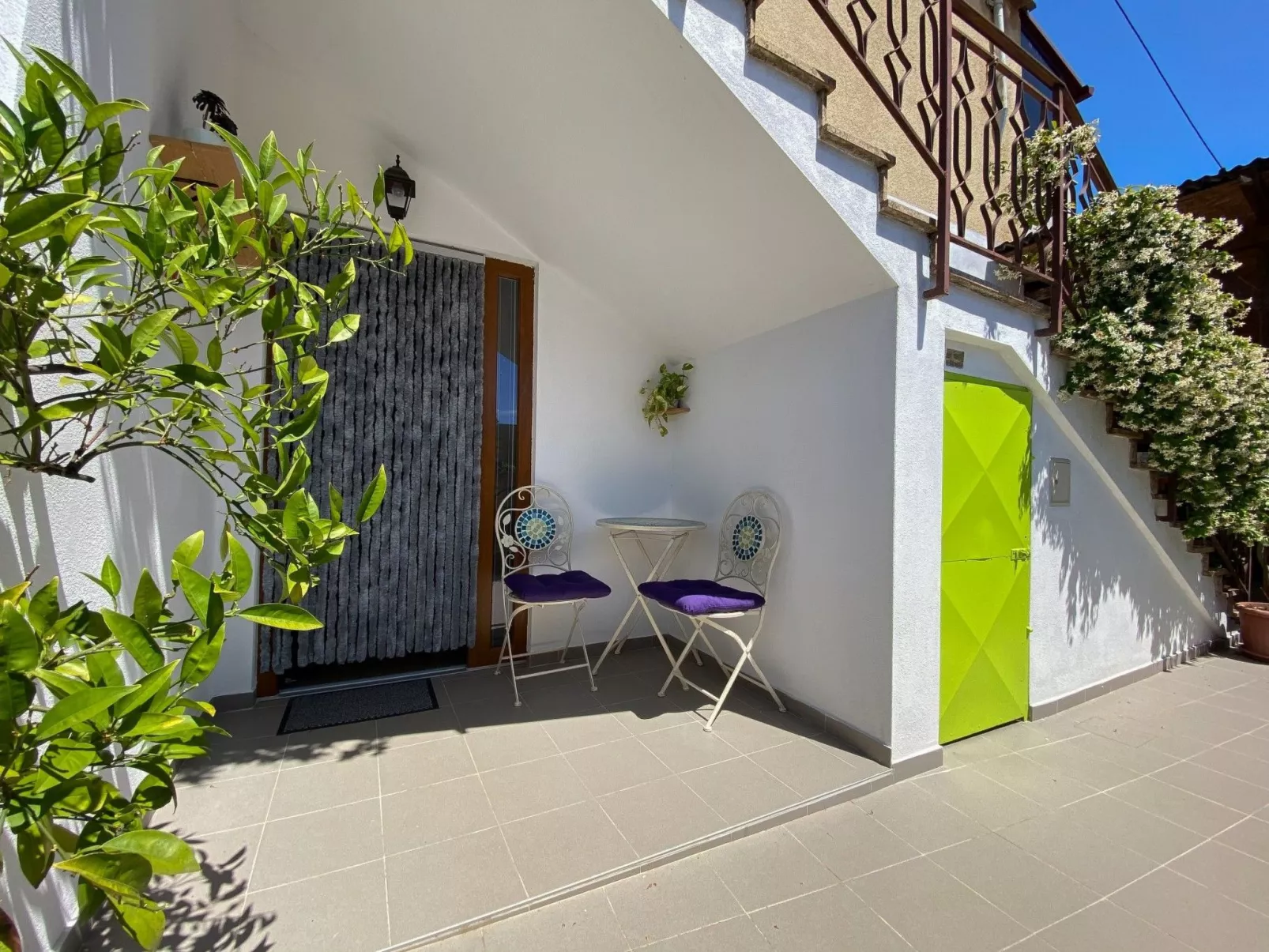 "Tomas" mit eigener Terrasse-Draußen