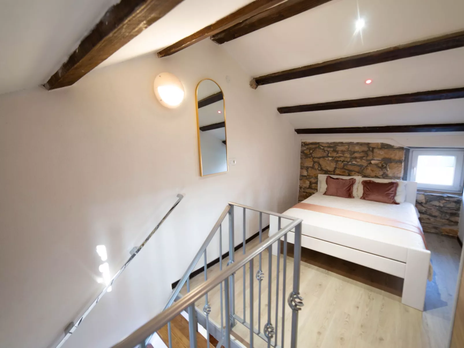 'Frane' mit eigenem Pool-Dedans