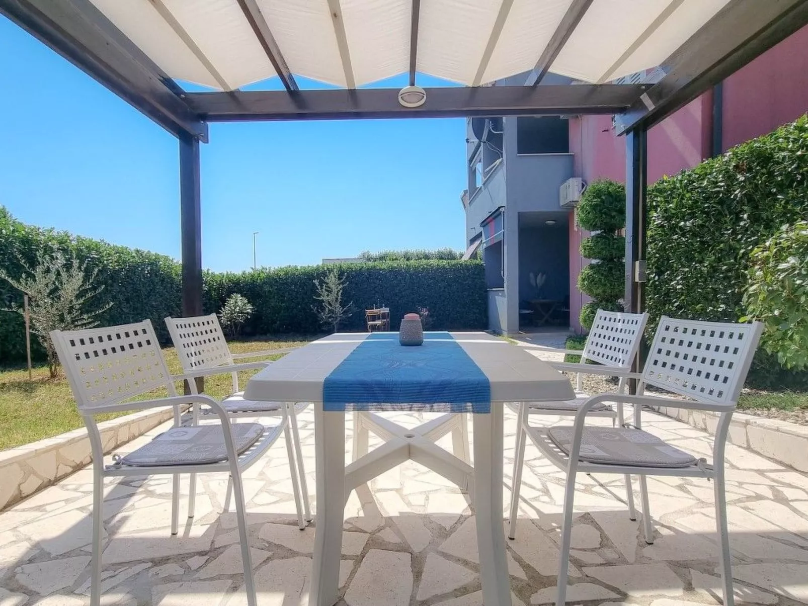 "Lea" mit Terrasse-Draußen