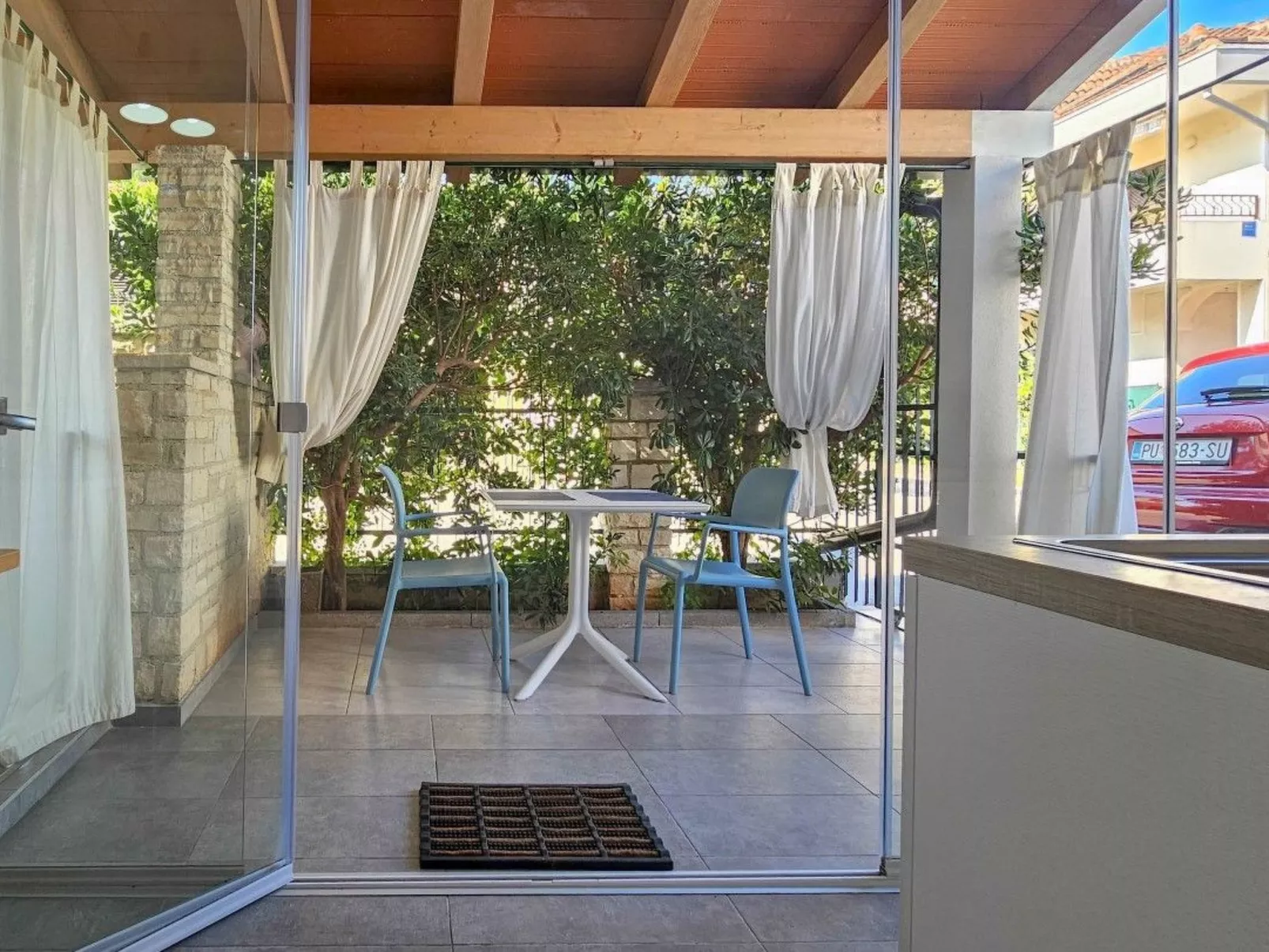 Für 2 Personen ca. 22 m&sup2; in Novigrad, Adriaküste Kroatien (Westküste von I-Dedans